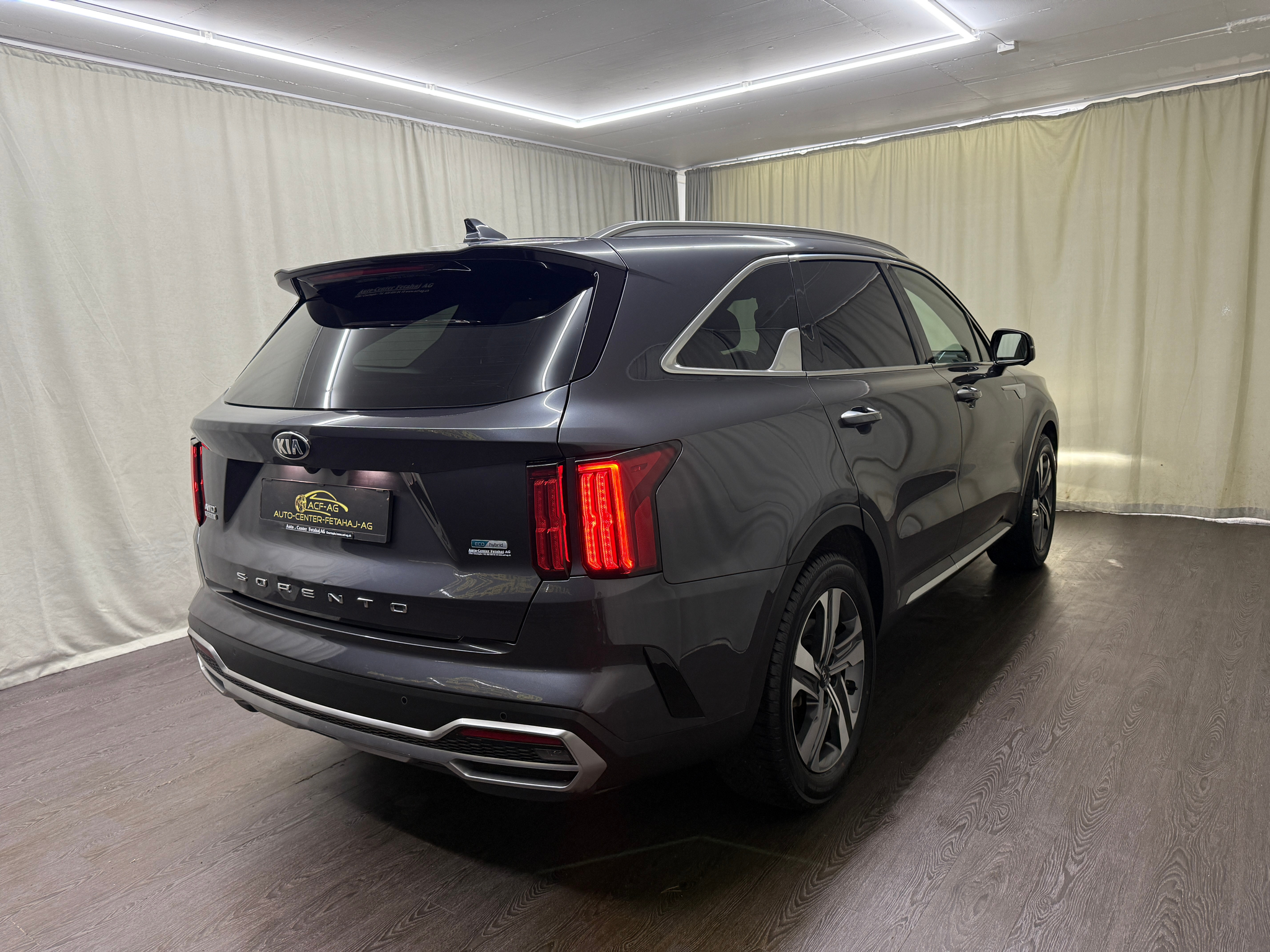 listing desktop thumbnail image 3