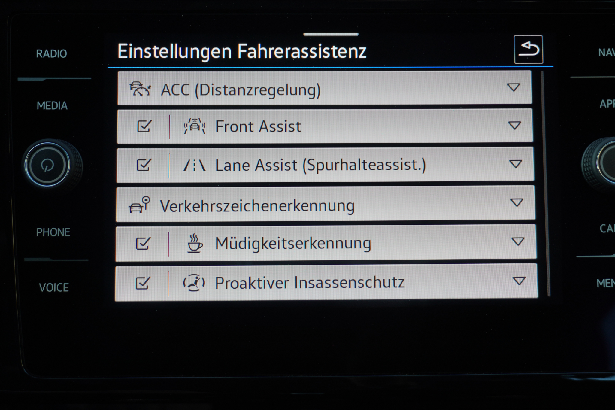 listing desktop thumbnail image 23