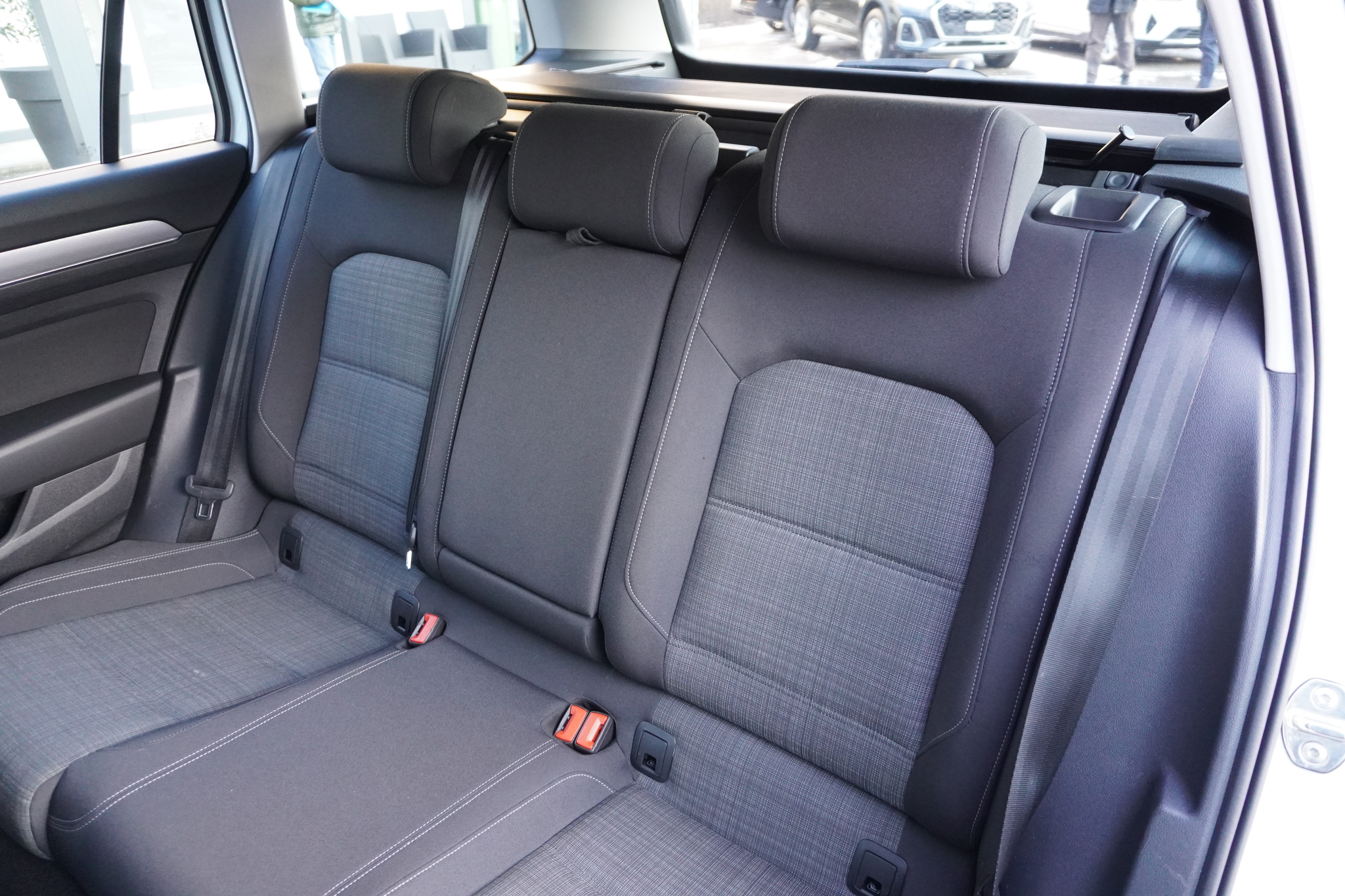 listing desktop thumbnail image 11