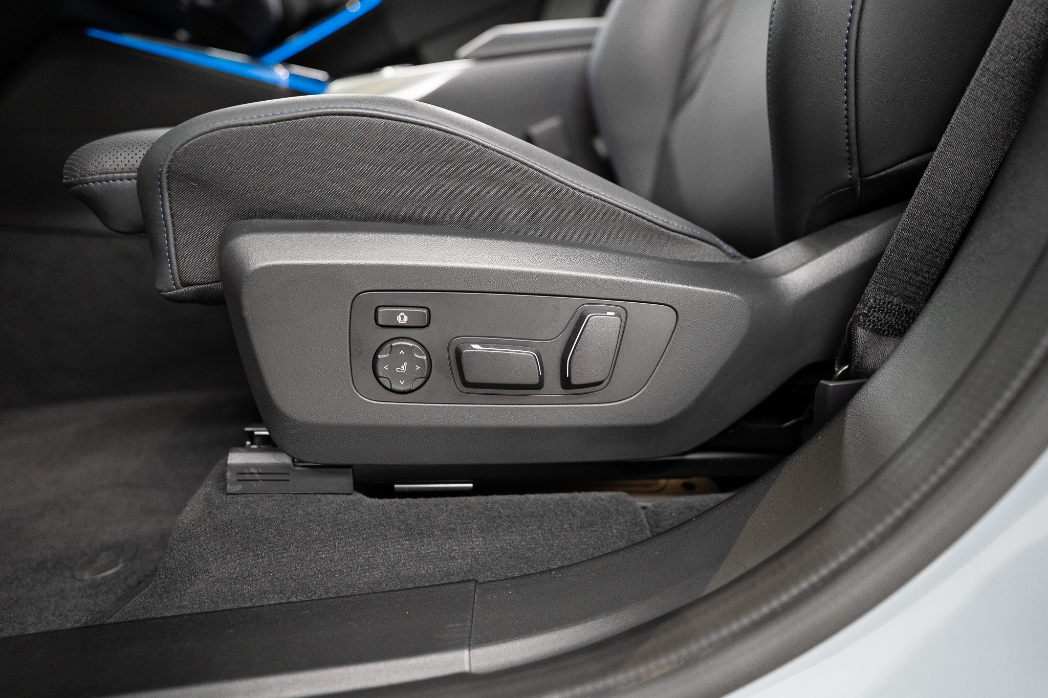 listing desktop thumbnail image 11