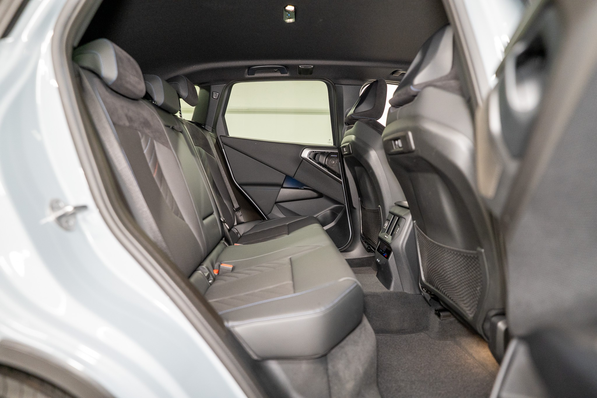 listing desktop thumbnail image 15