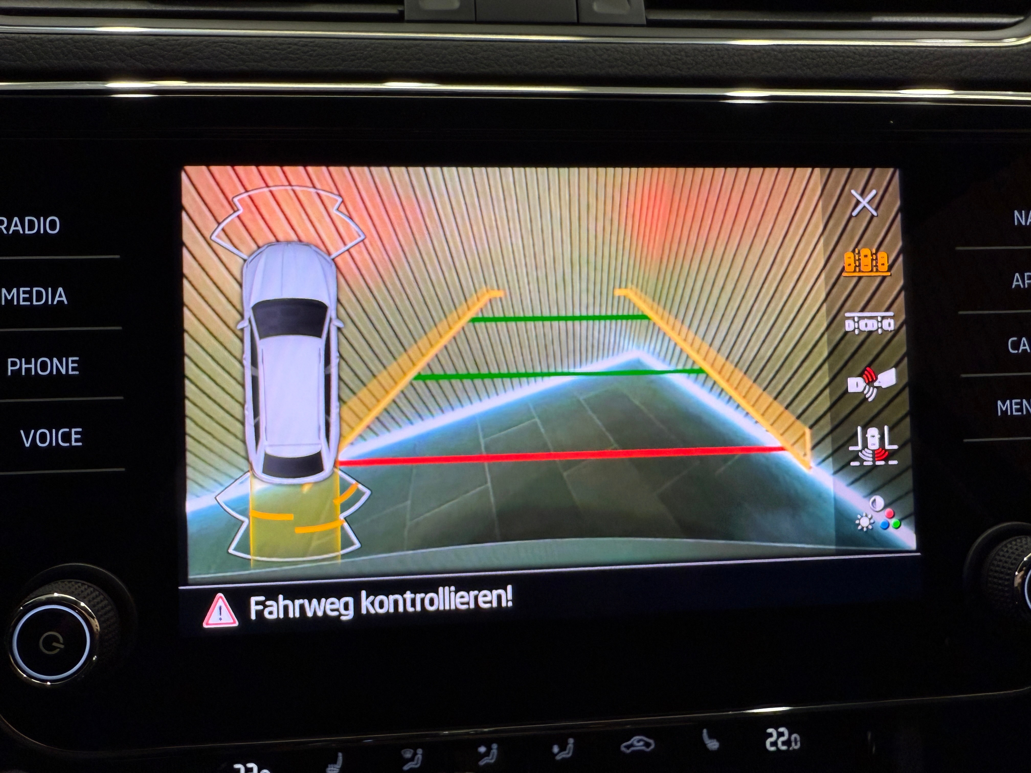 listing desktop thumbnail image 18