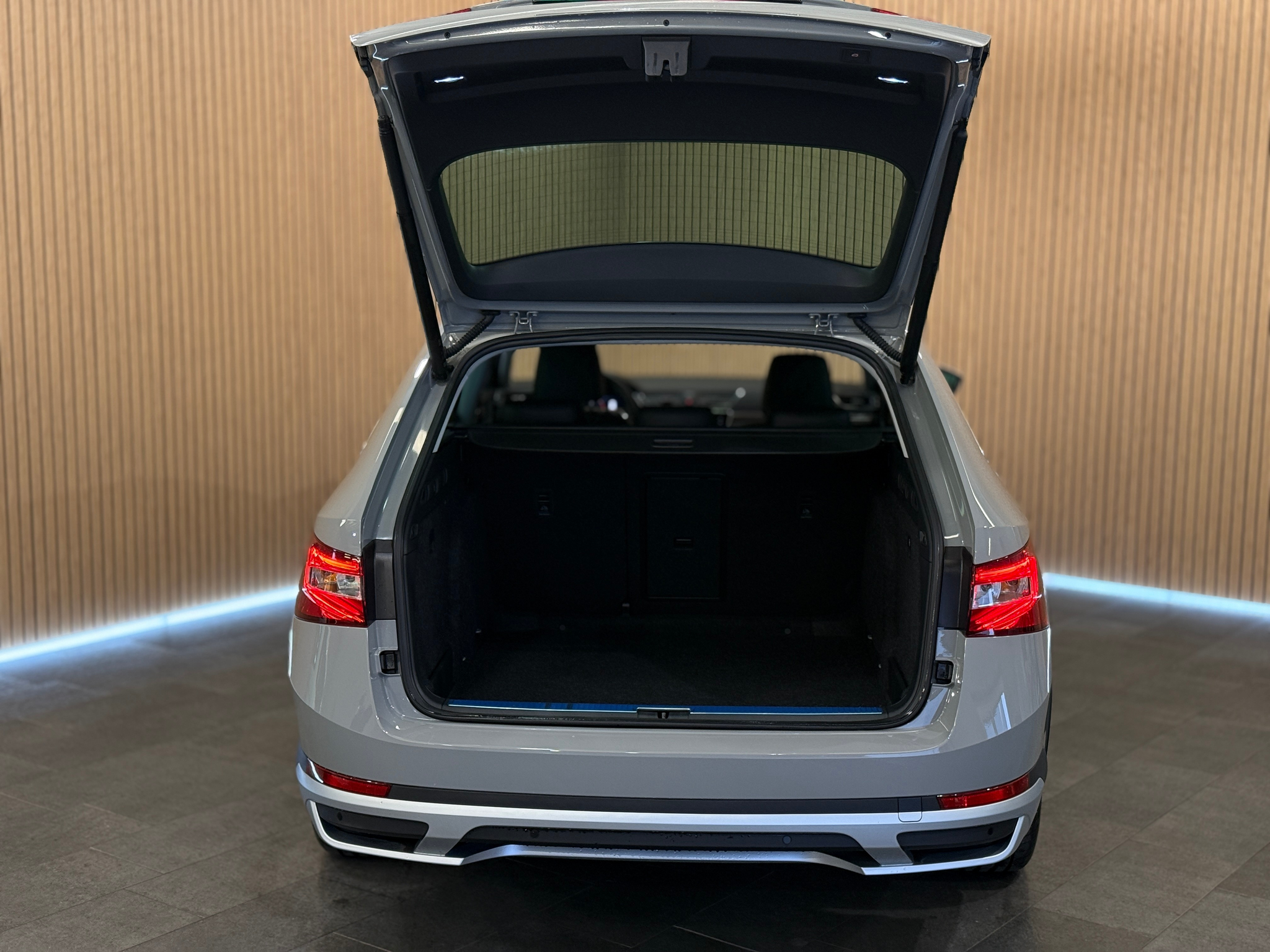 listing desktop thumbnail image 5