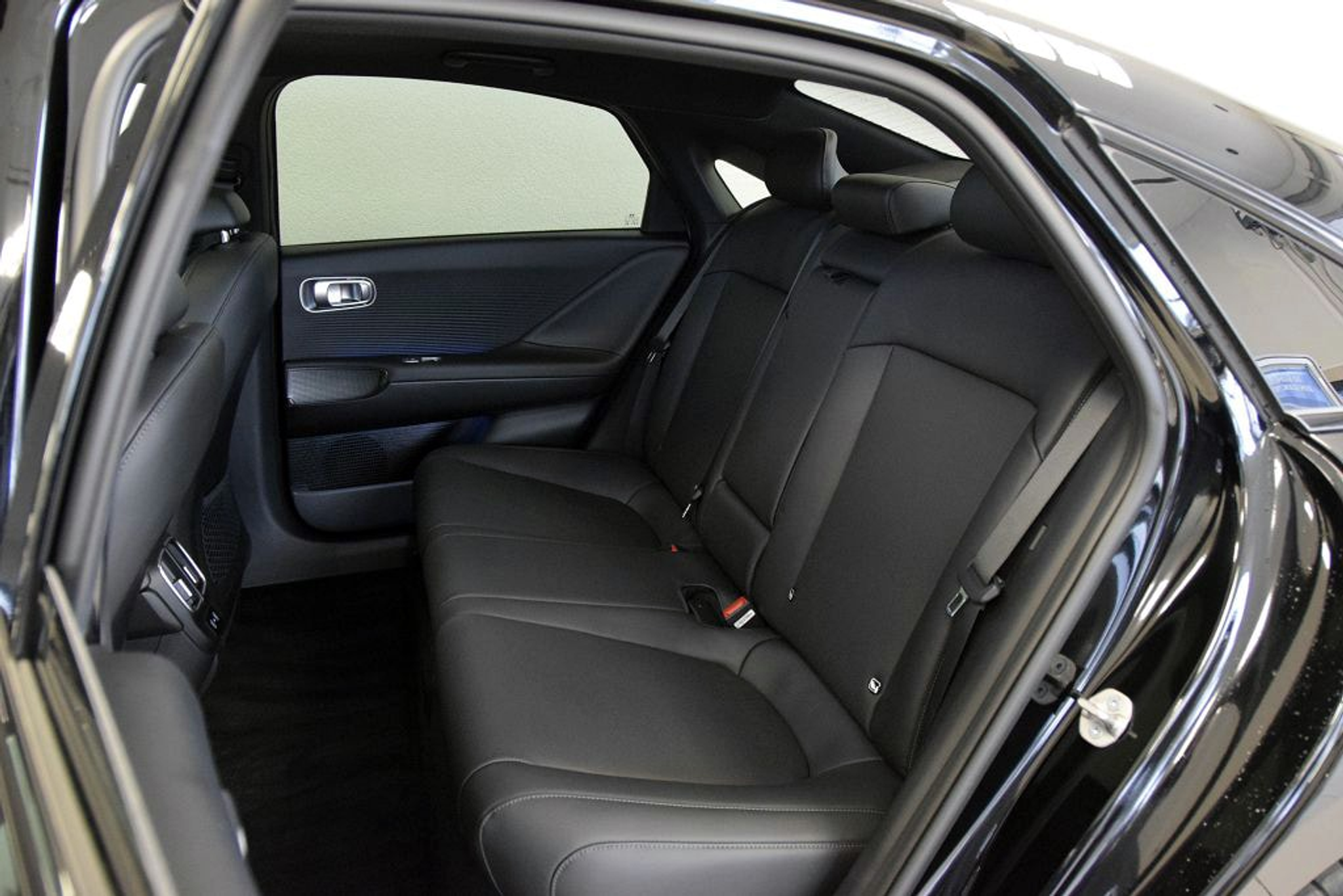 listing desktop thumbnail image 10