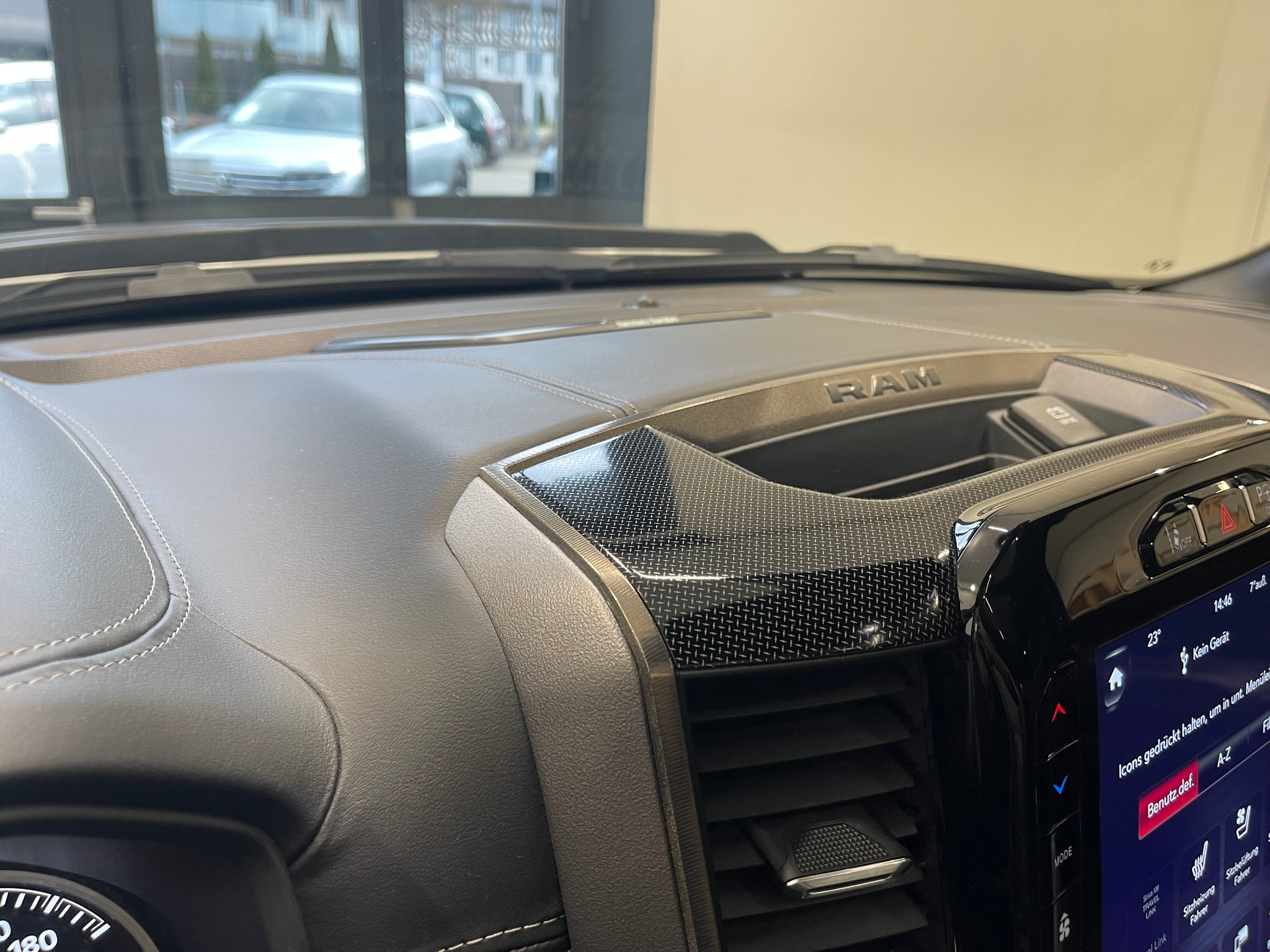 listing desktop thumbnail image 27