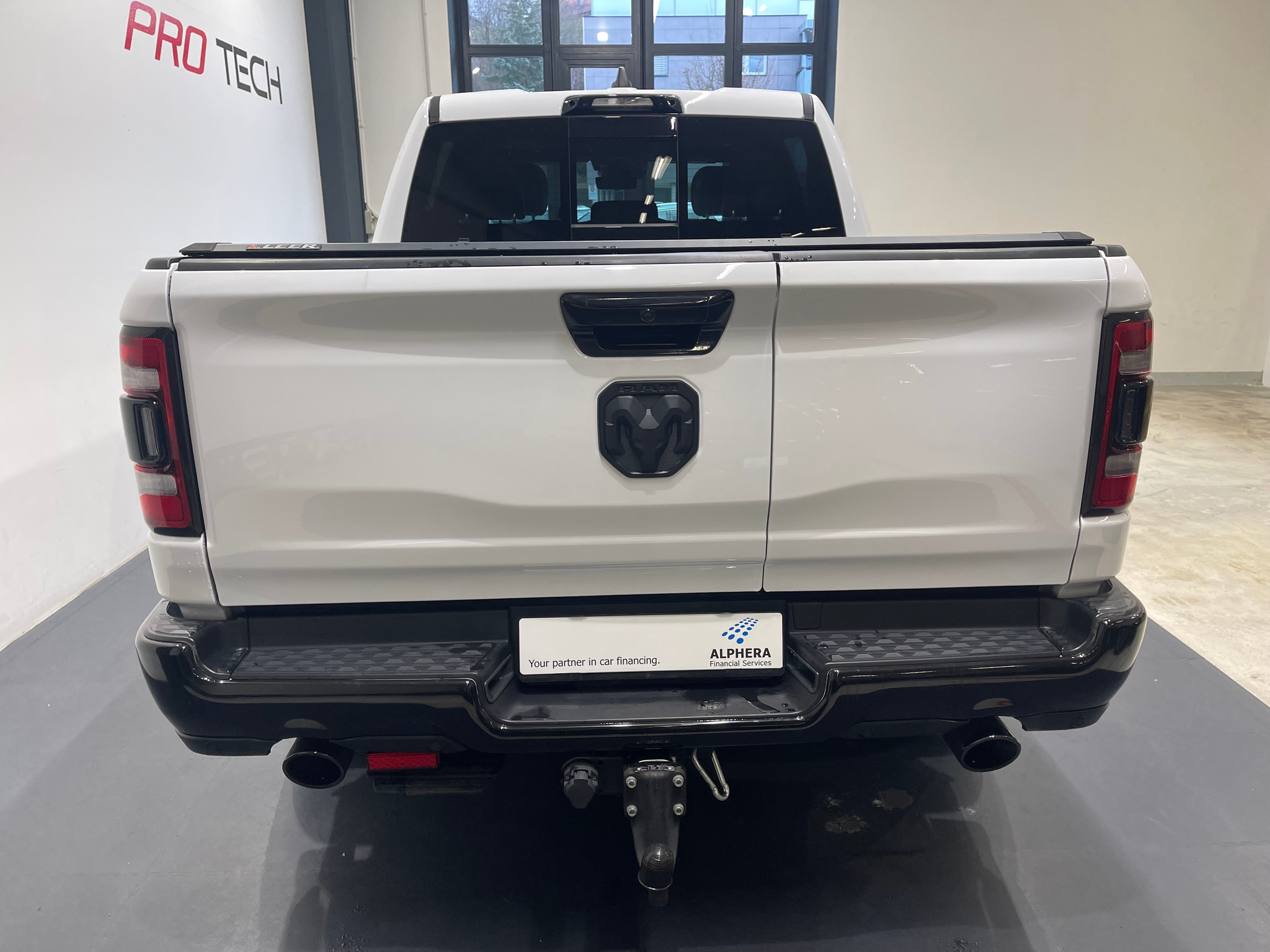 listing desktop thumbnail image 4