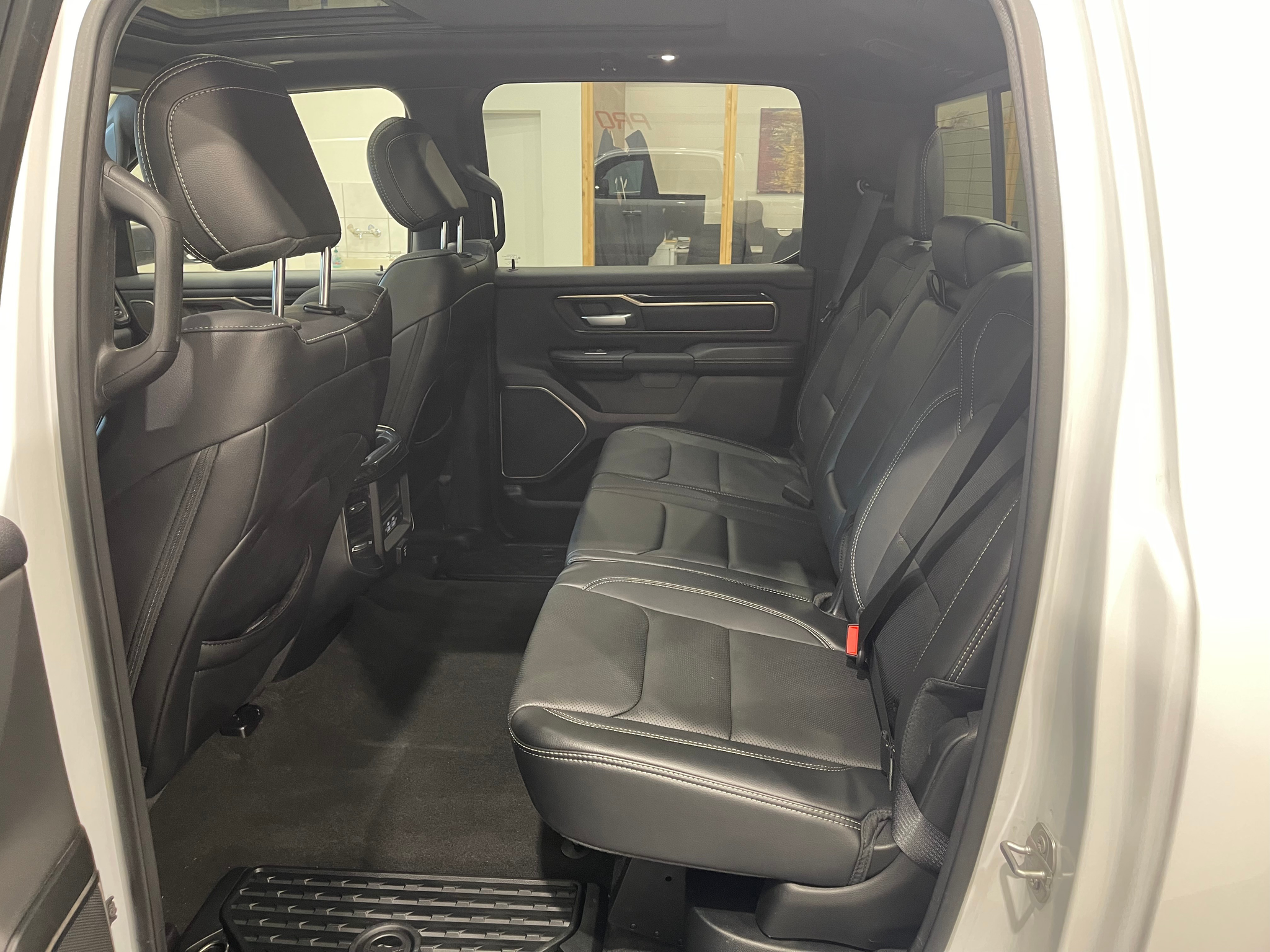 listing desktop thumbnail image 8