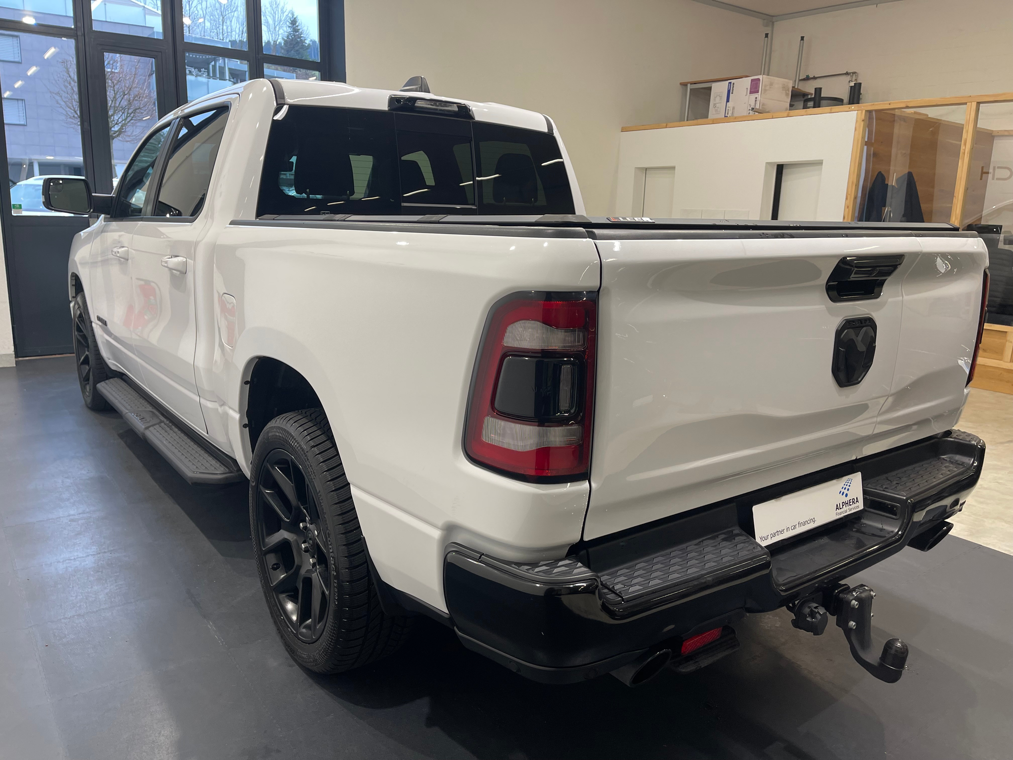 listing desktop thumbnail image 5