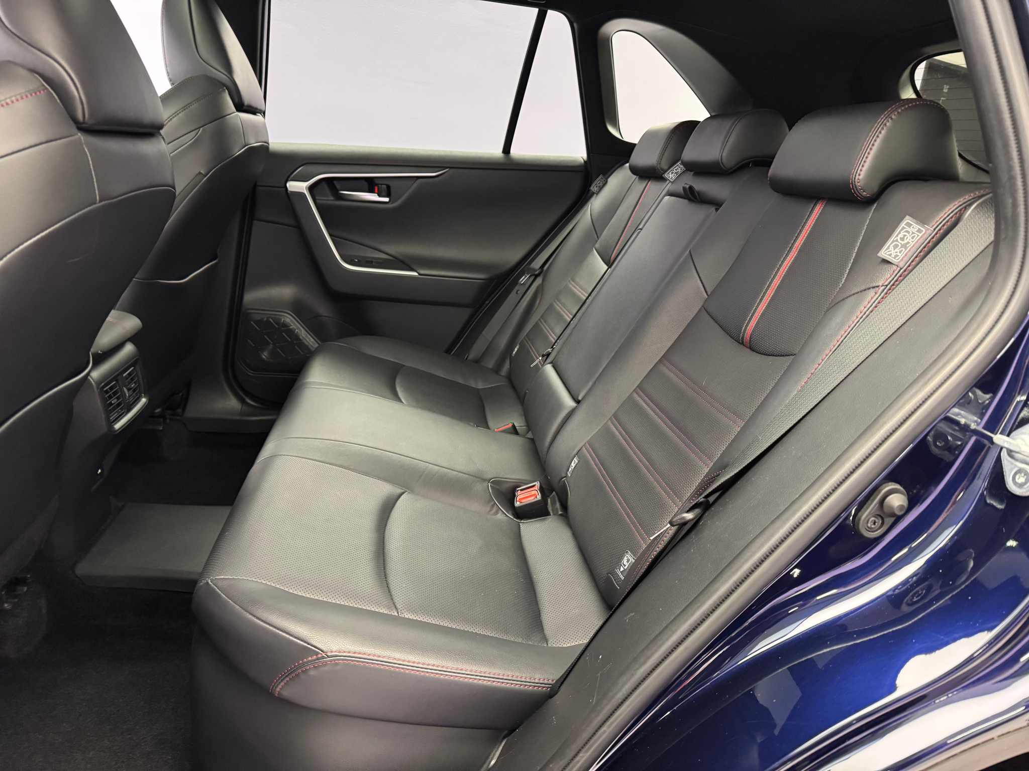 listing desktop thumbnail image 9