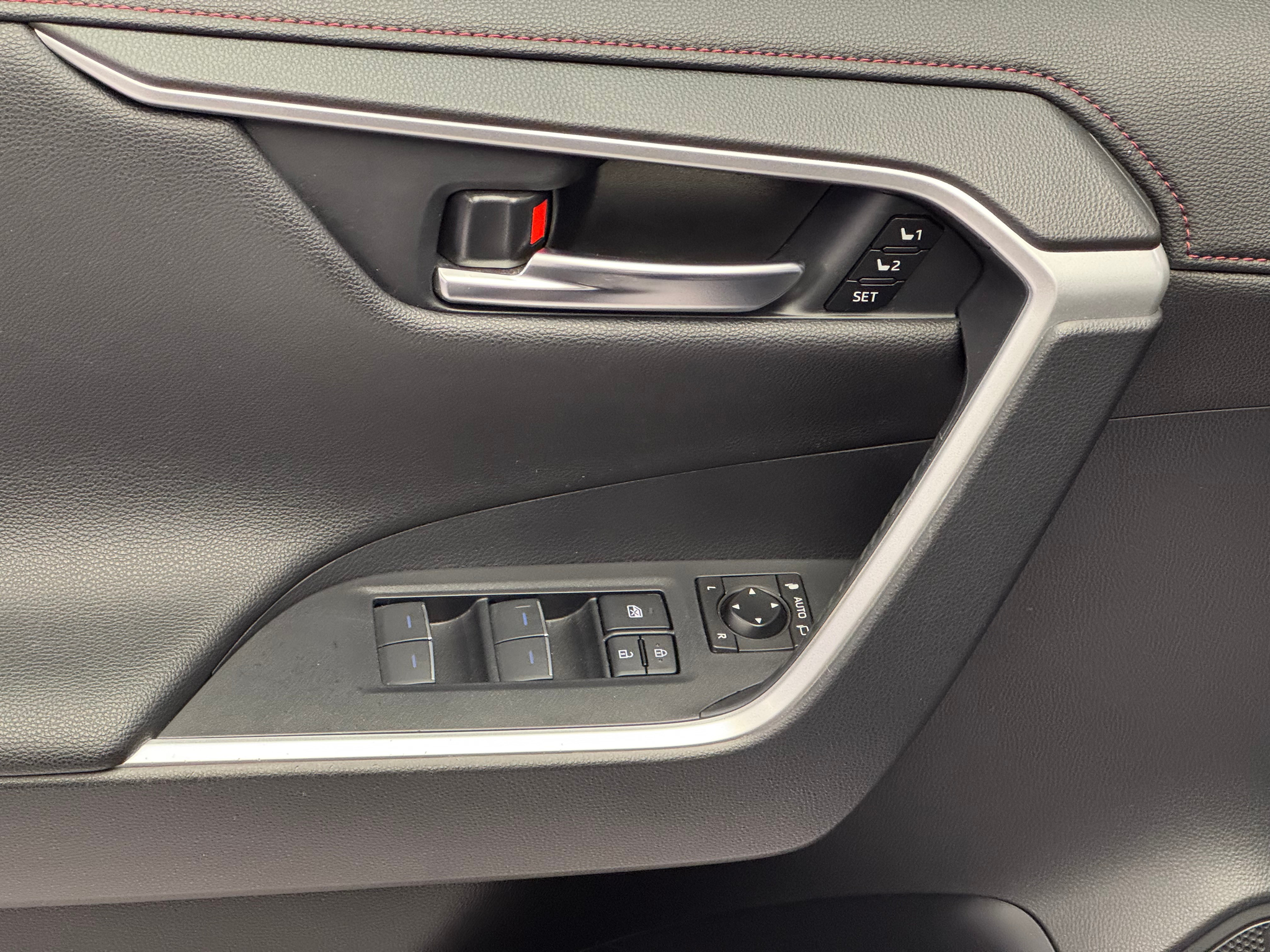 listing desktop thumbnail image 15