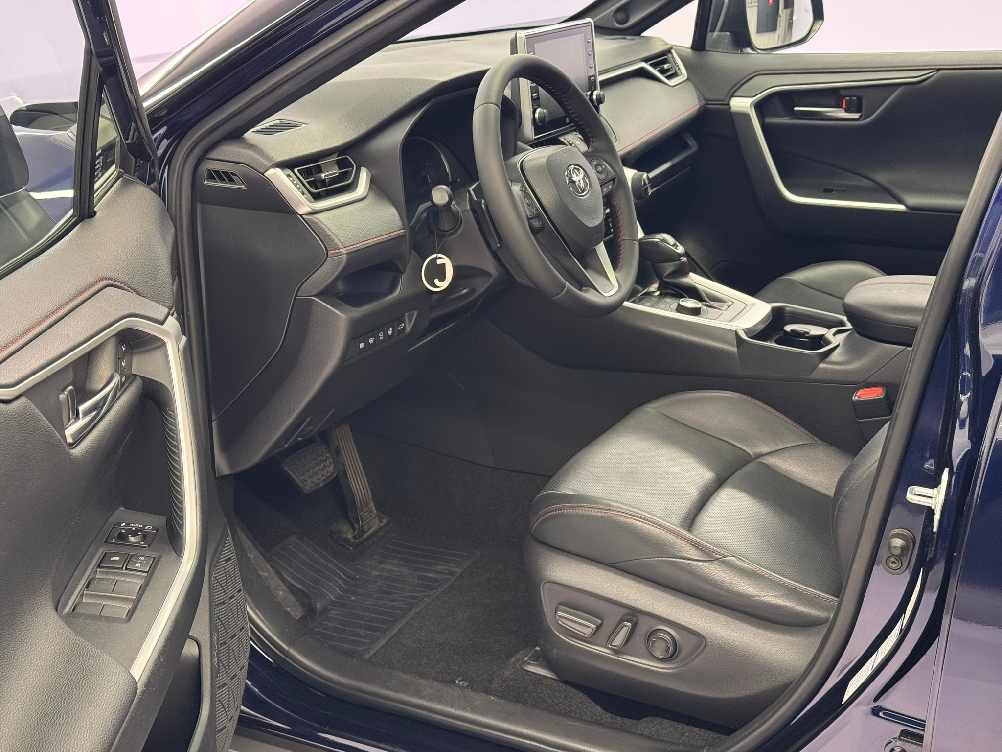 listing desktop thumbnail image 6