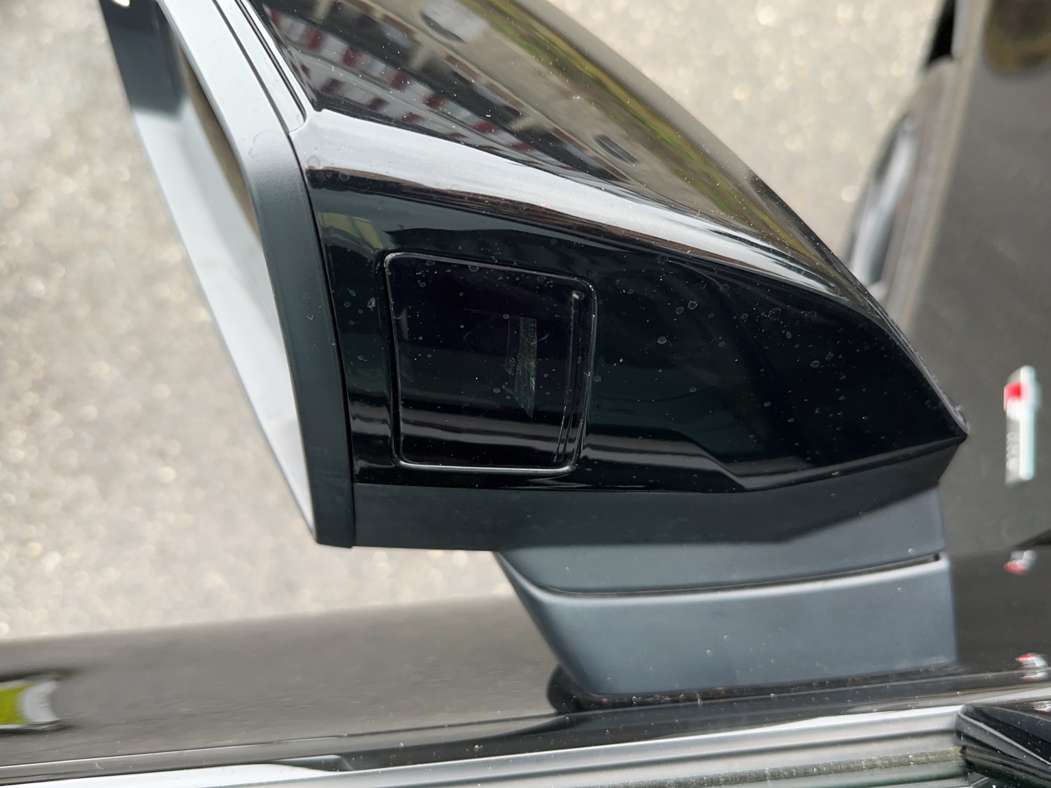 listing desktop thumbnail image 18