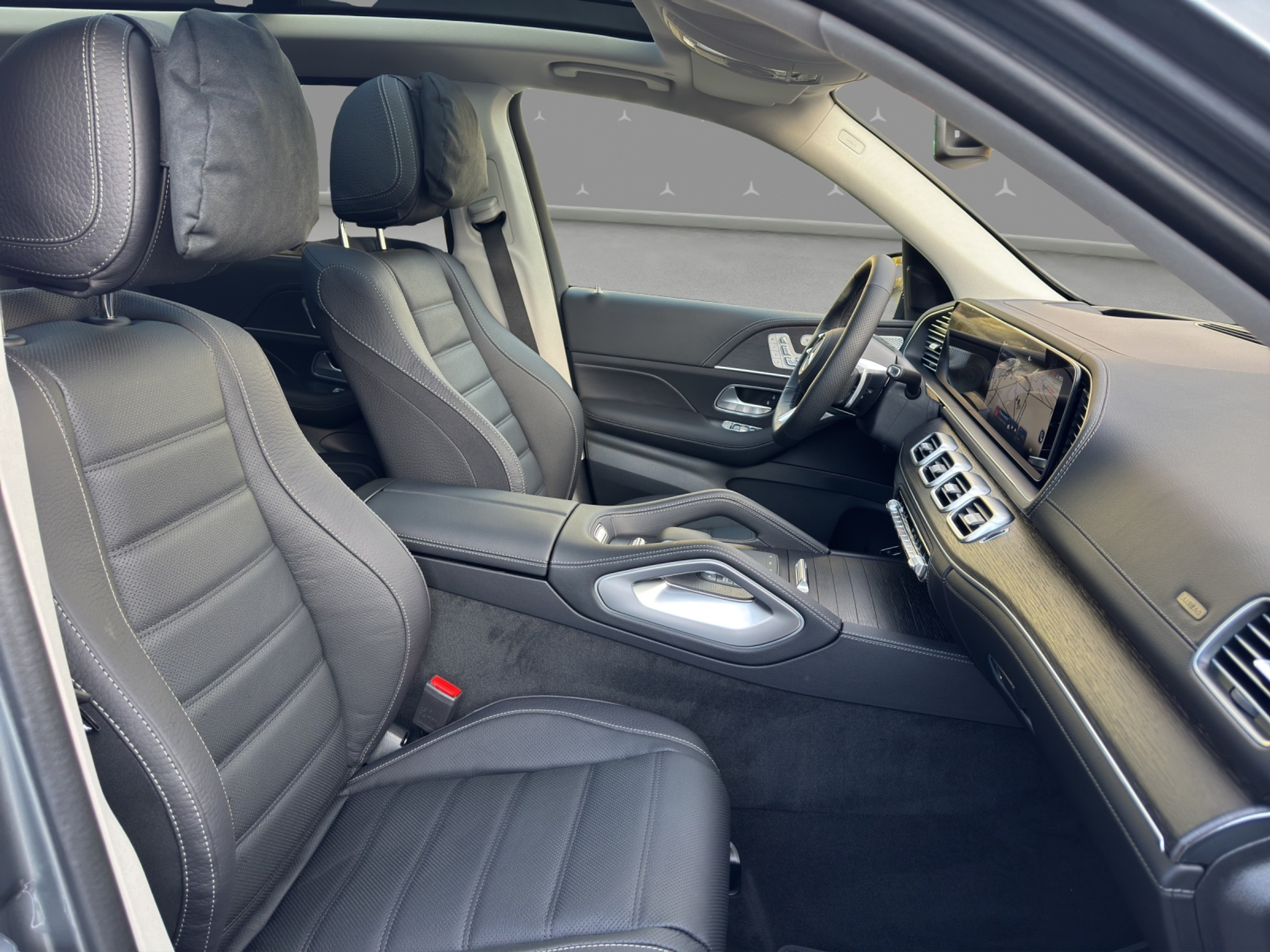 listing desktop thumbnail image 15