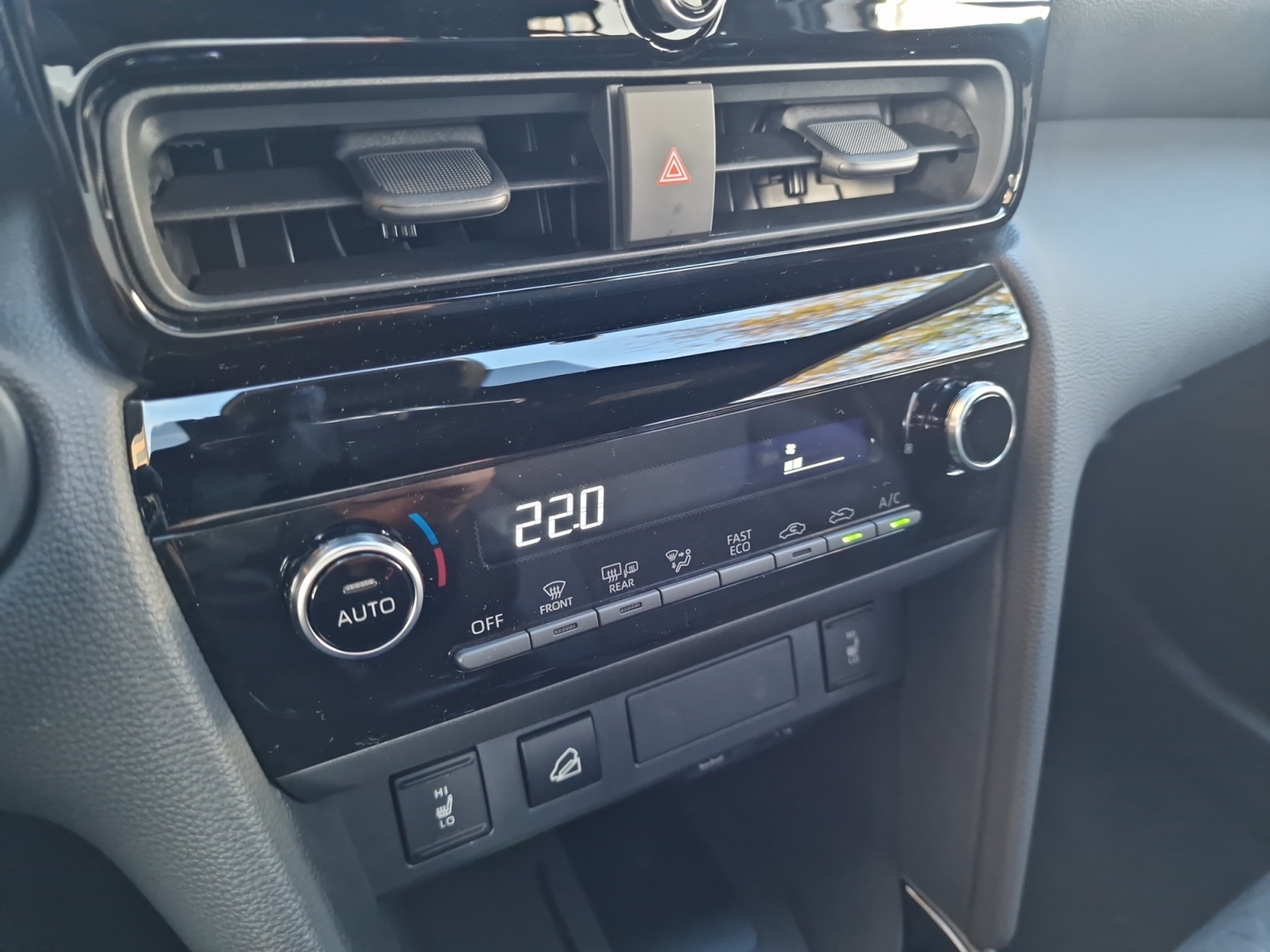 listing desktop thumbnail image 19