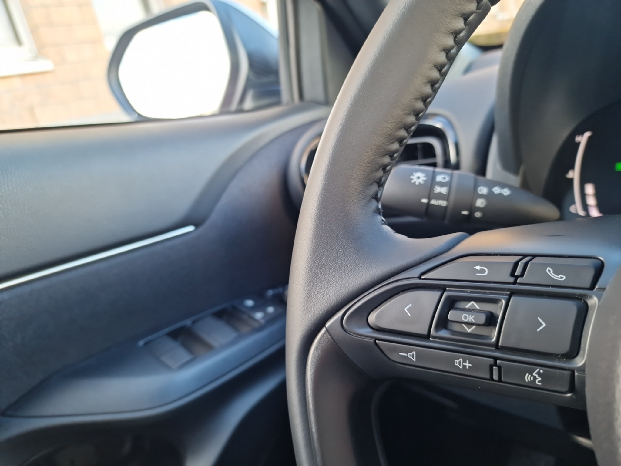 listing desktop thumbnail image 14