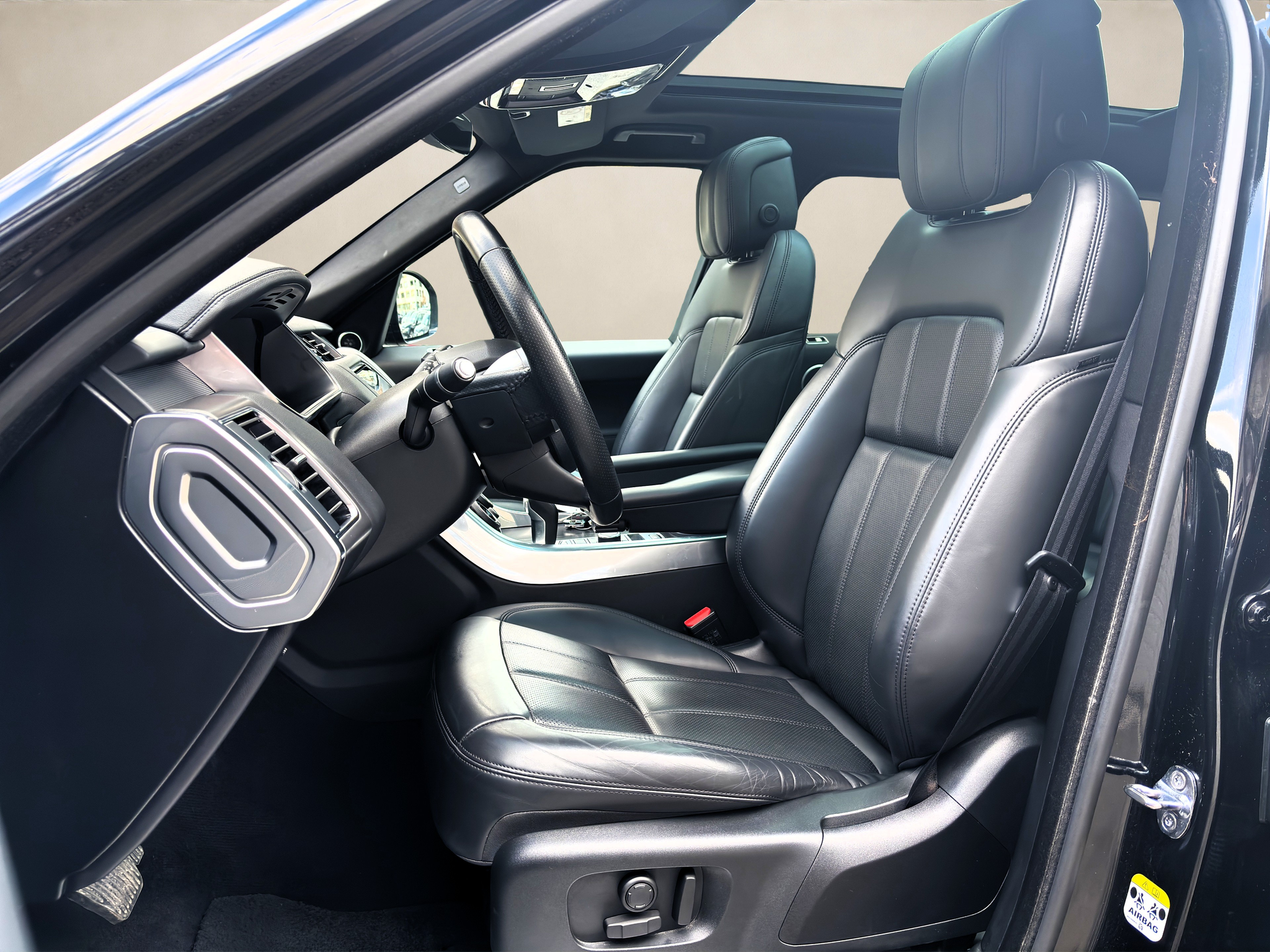 listing desktop thumbnail image 8