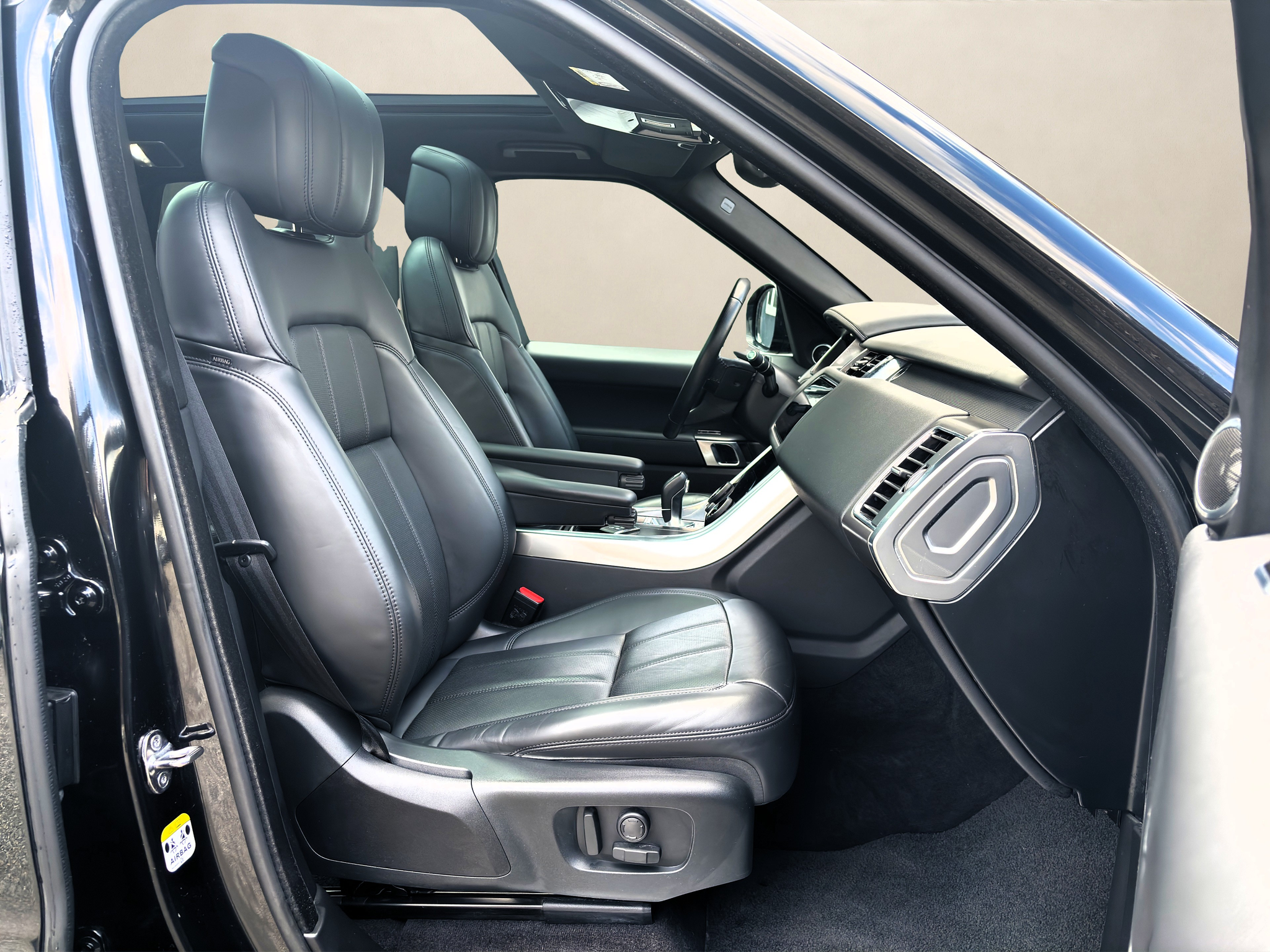 listing desktop thumbnail image 9