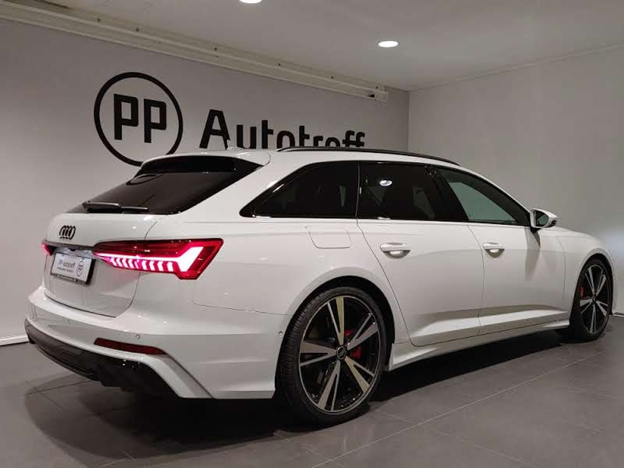 listing desktop thumbnail image 13