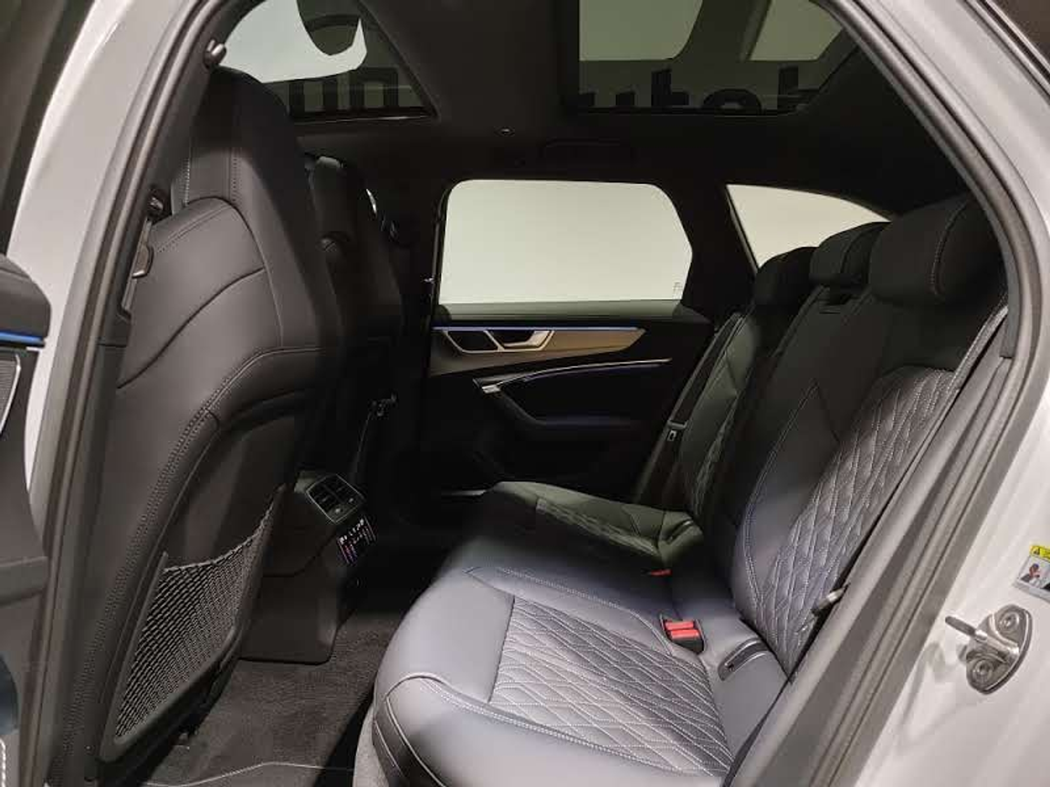 listing desktop thumbnail image 10