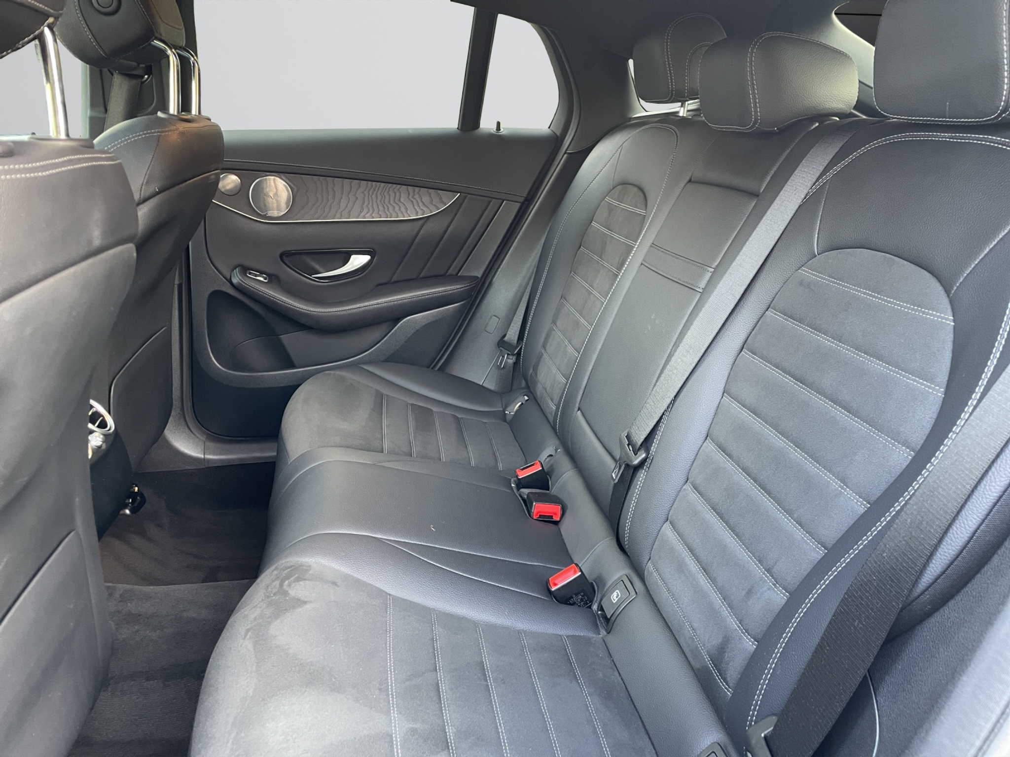 listing desktop thumbnail image 12