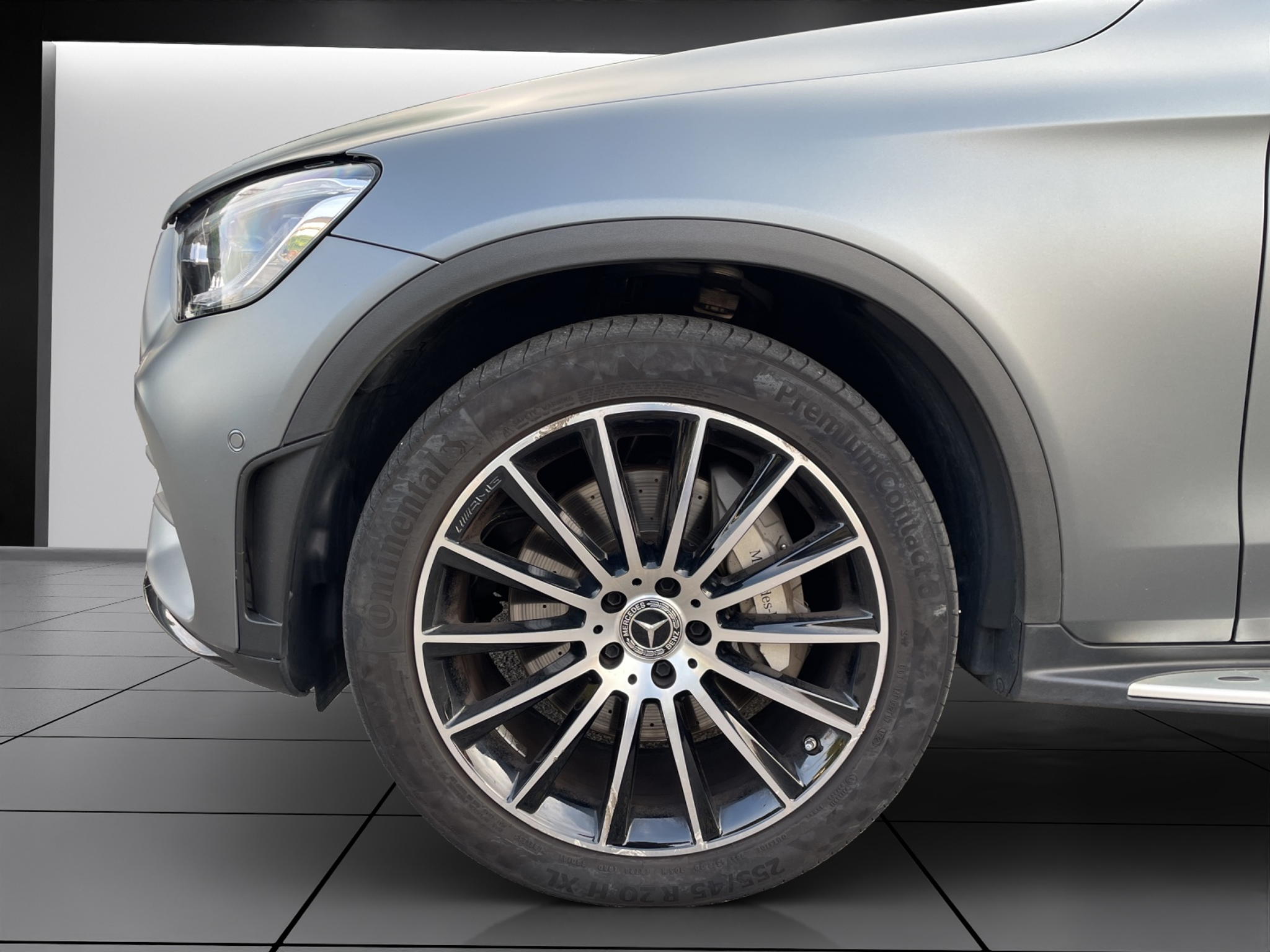 listing desktop thumbnail image 4