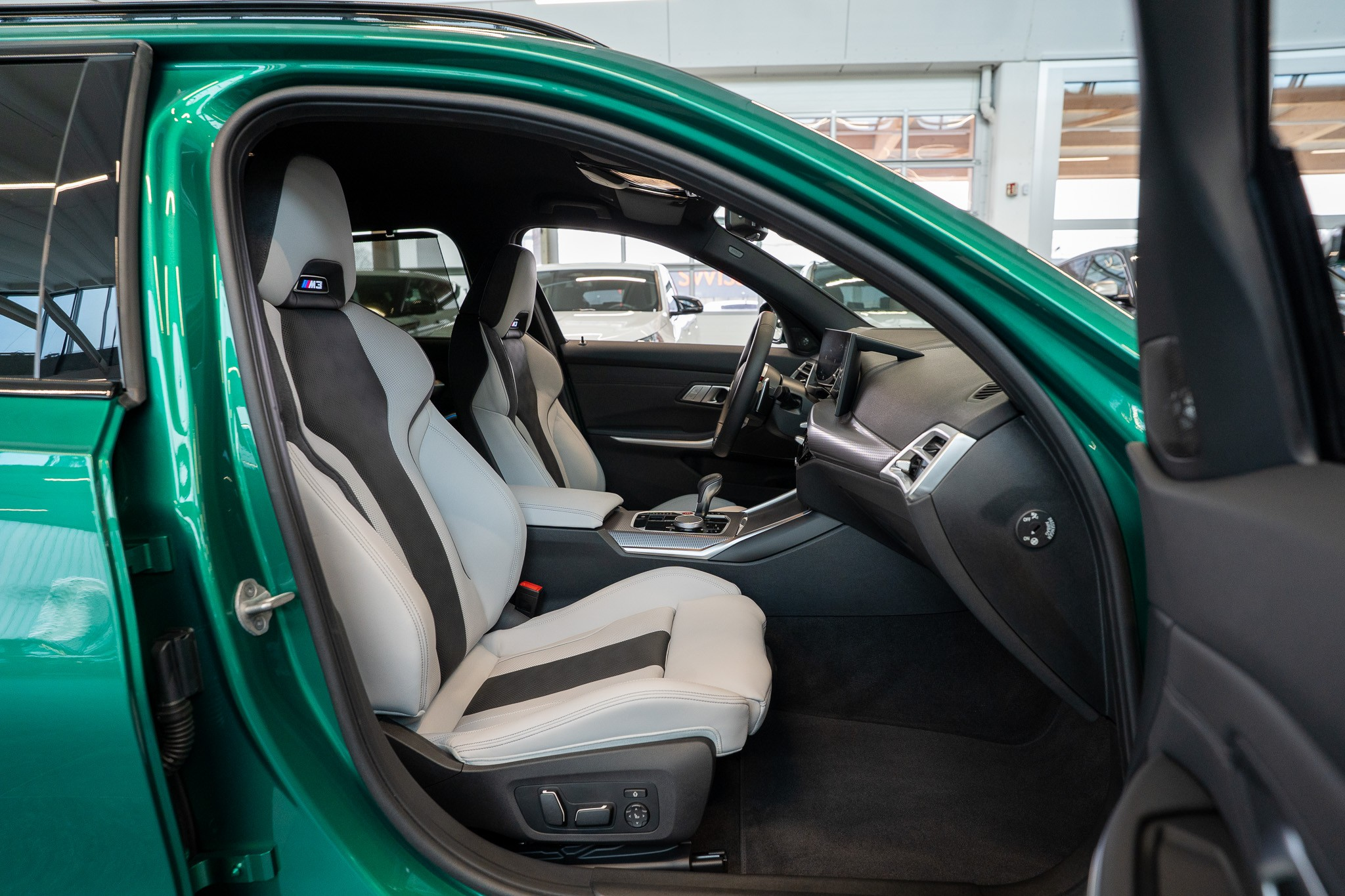 listing desktop thumbnail image 16