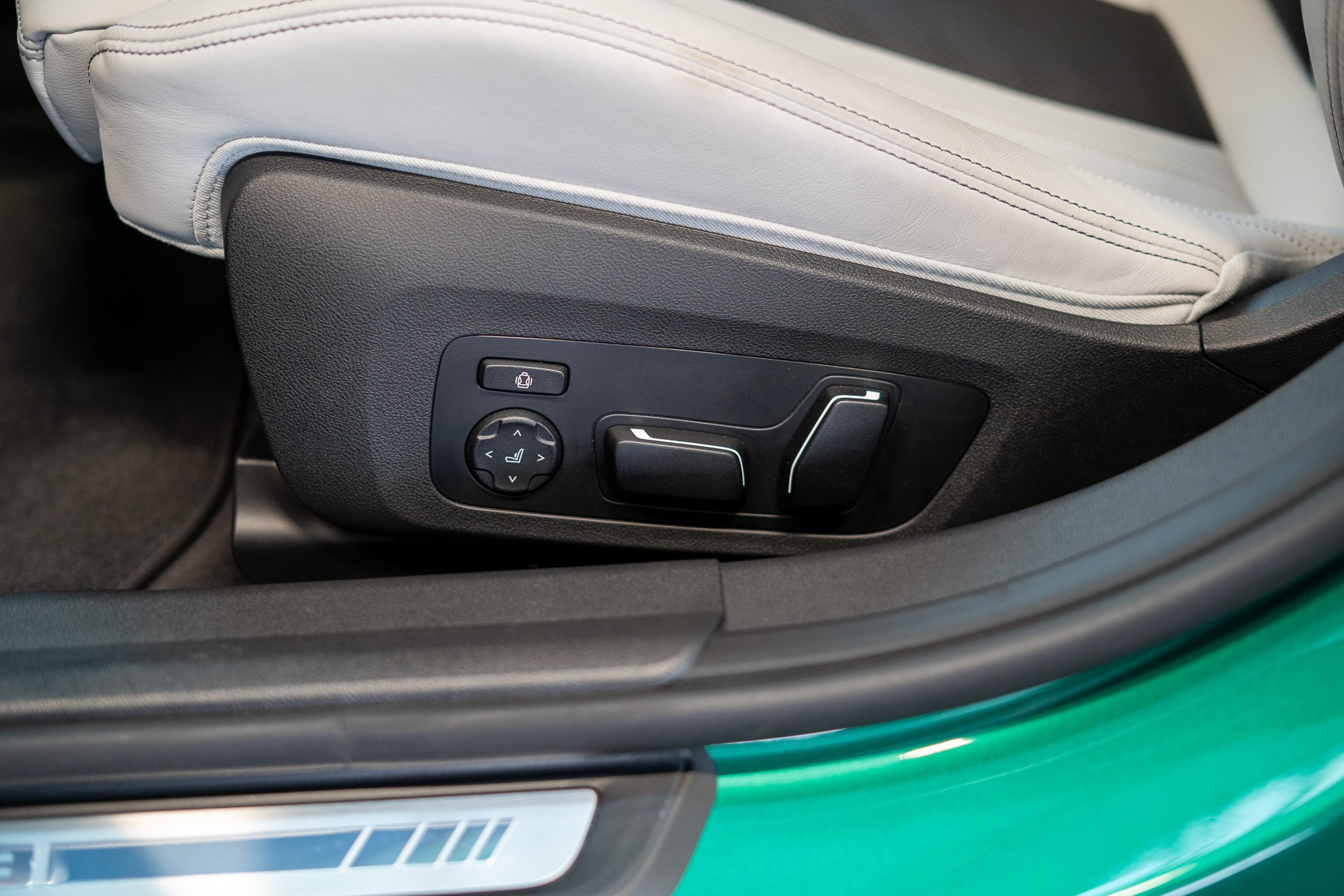 listing desktop thumbnail image 10