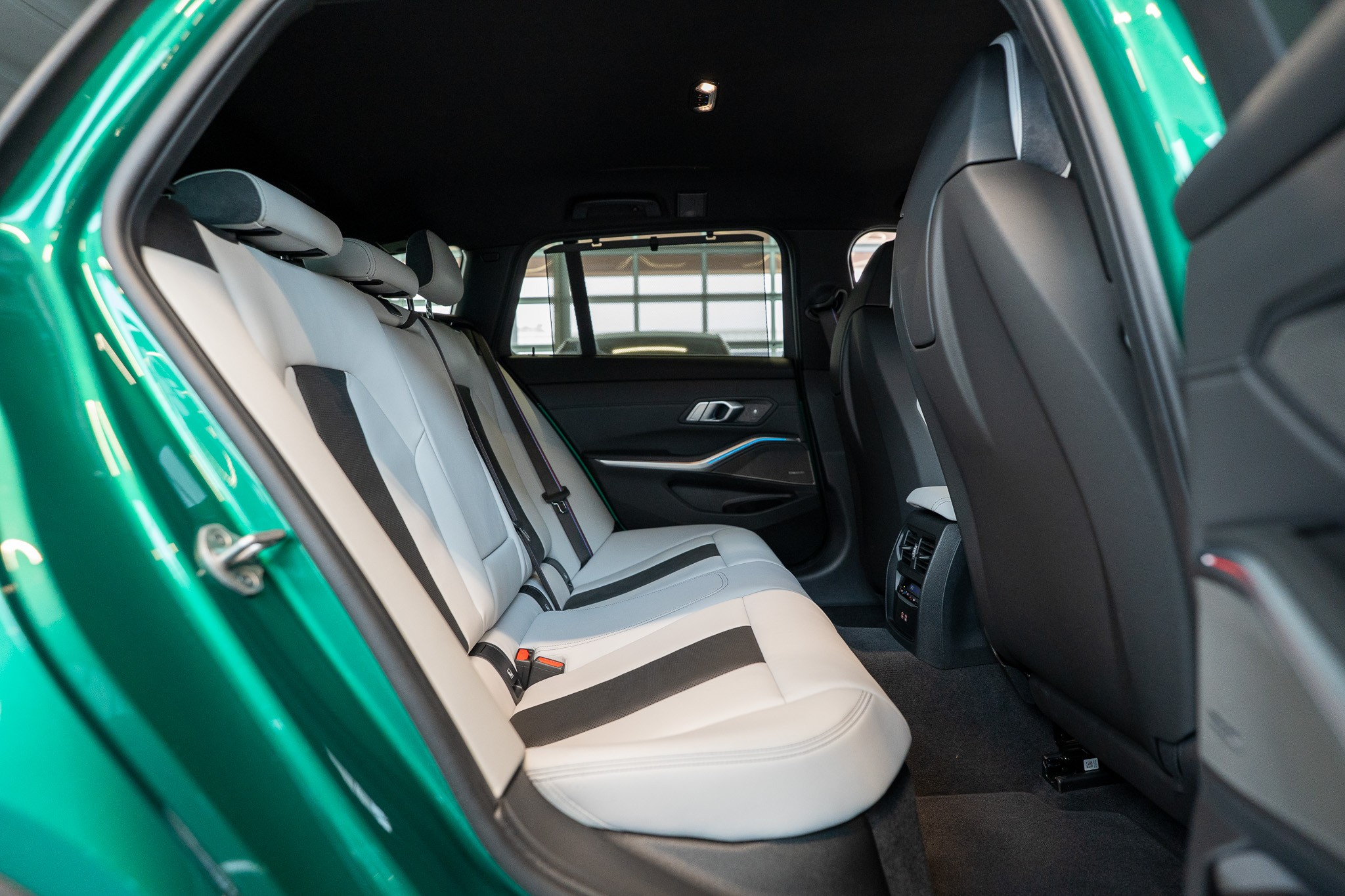 listing desktop thumbnail image 15