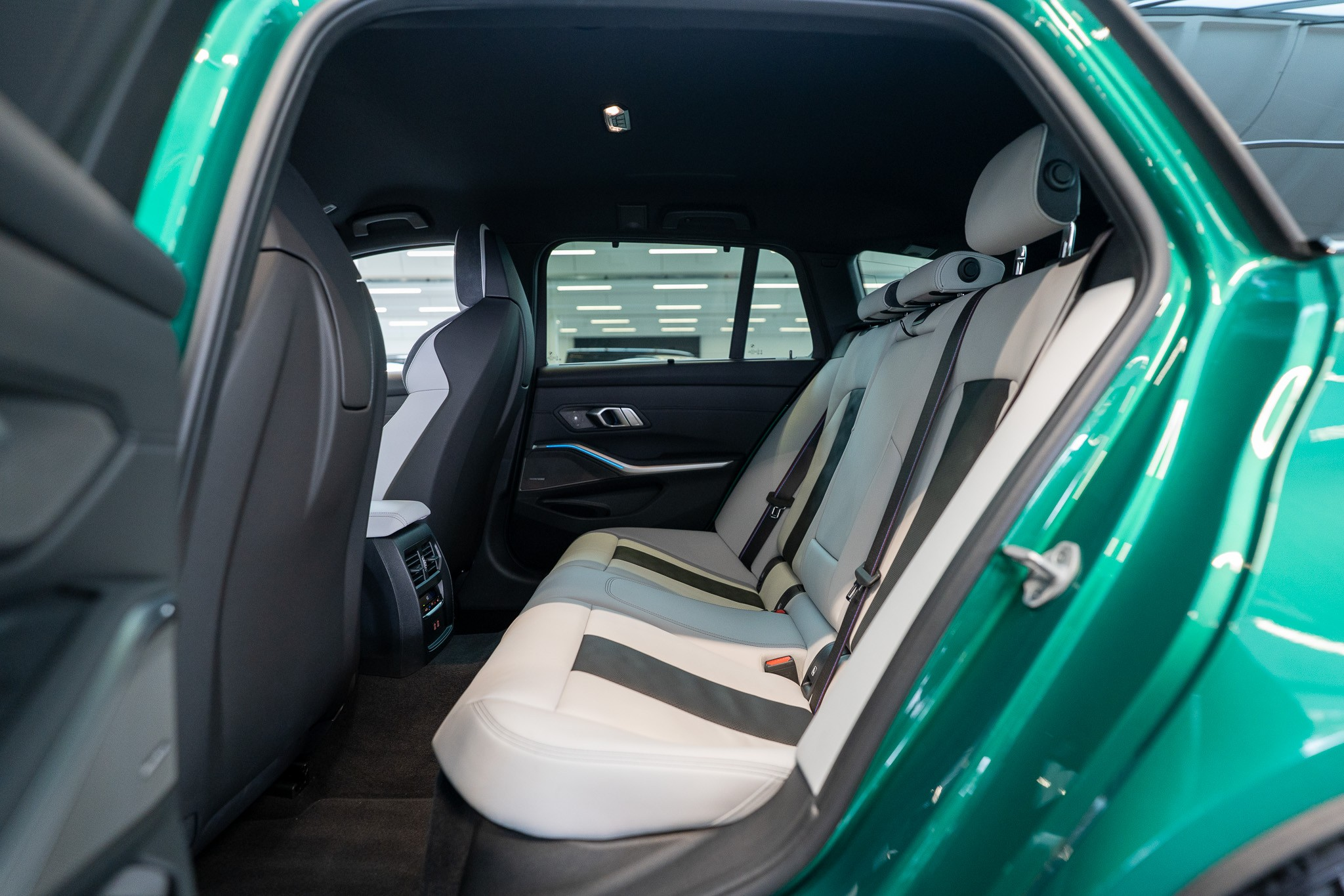 listing desktop thumbnail image 13