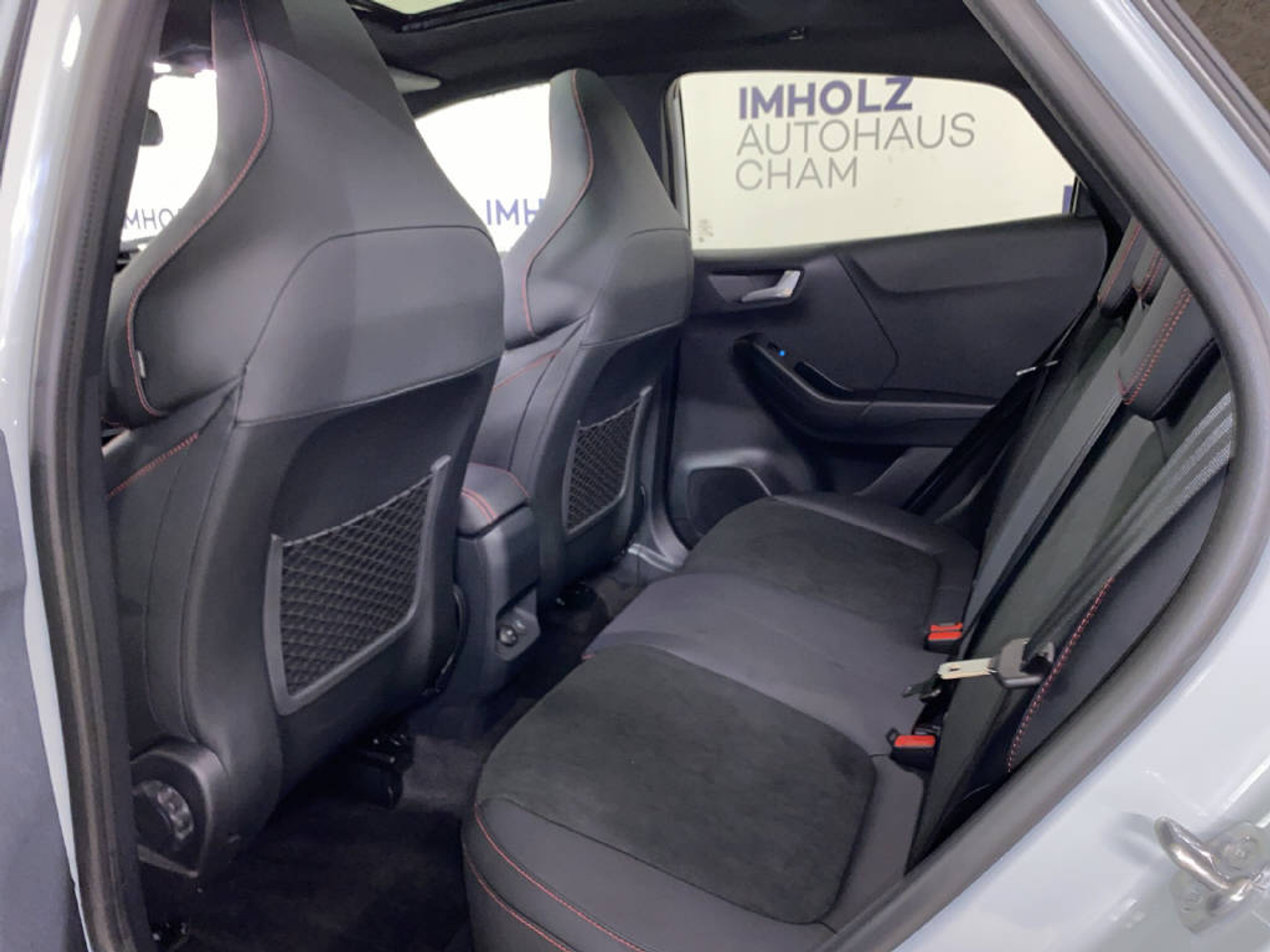 listing desktop thumbnail image 16