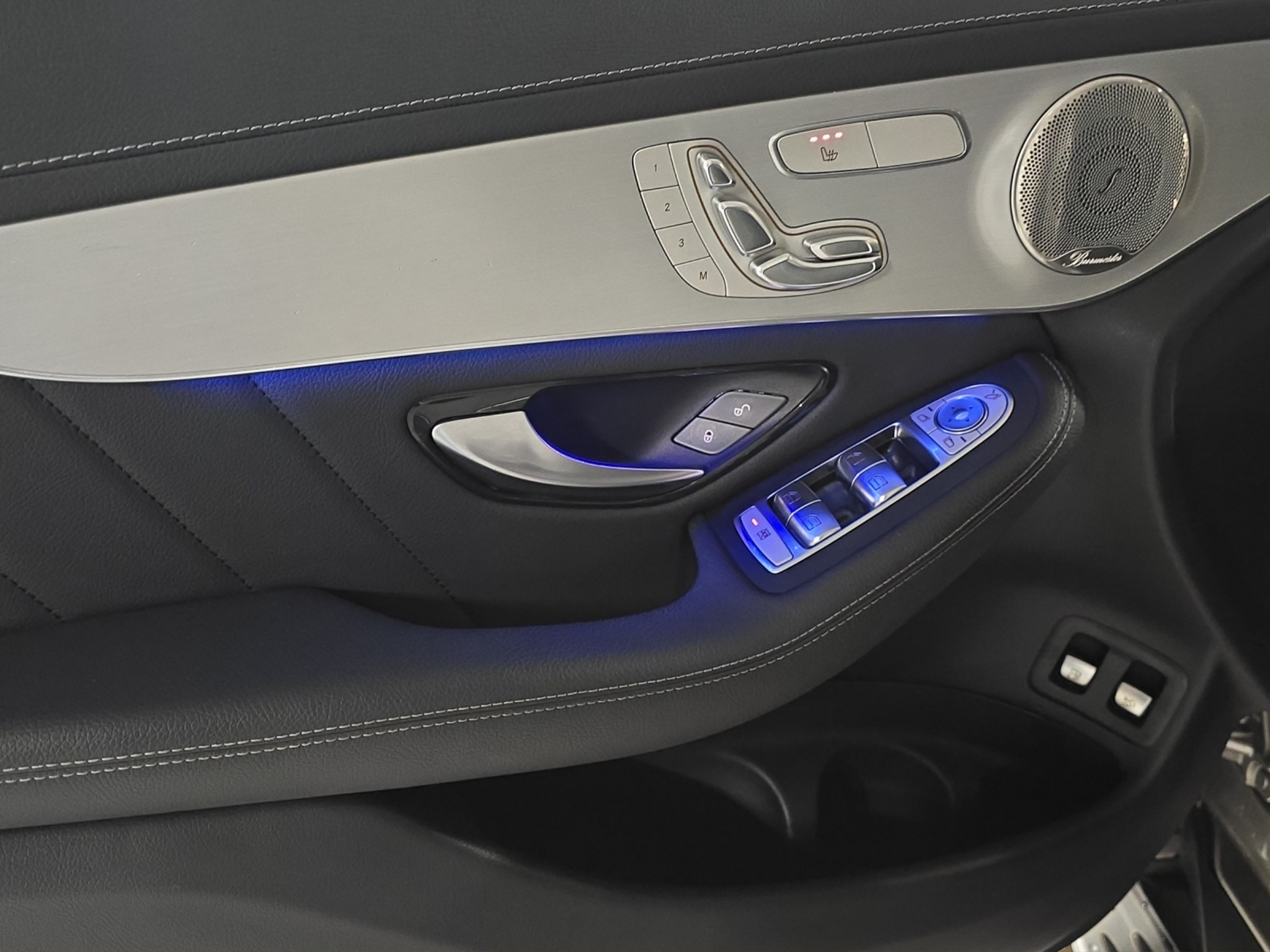 listing desktop thumbnail image 18