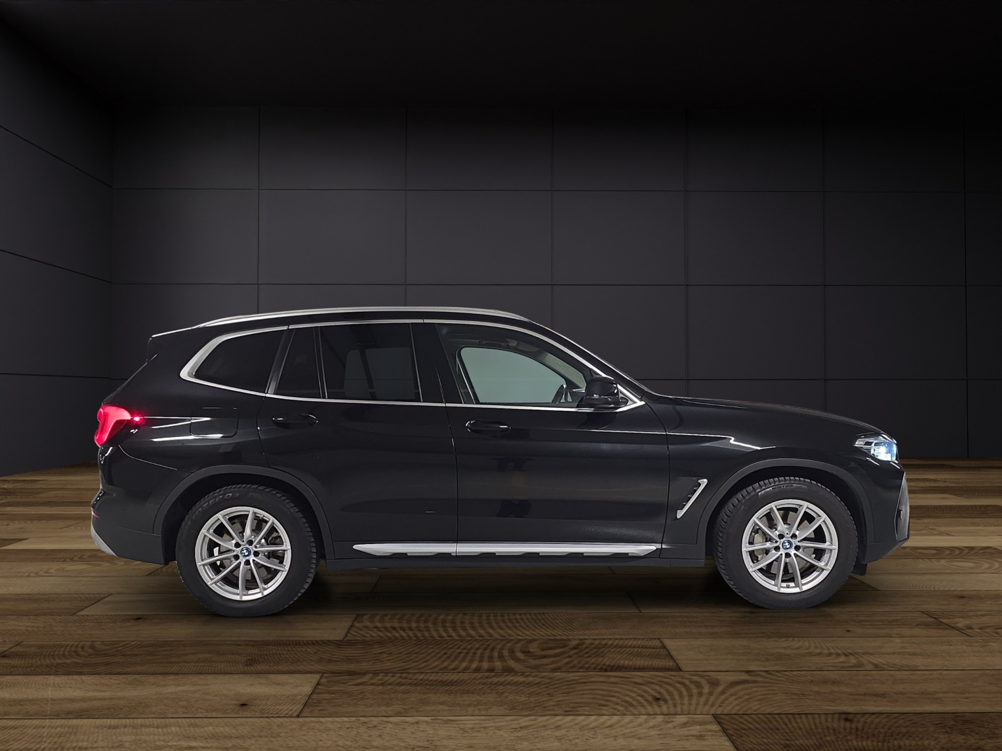 listing desktop thumbnail image 4