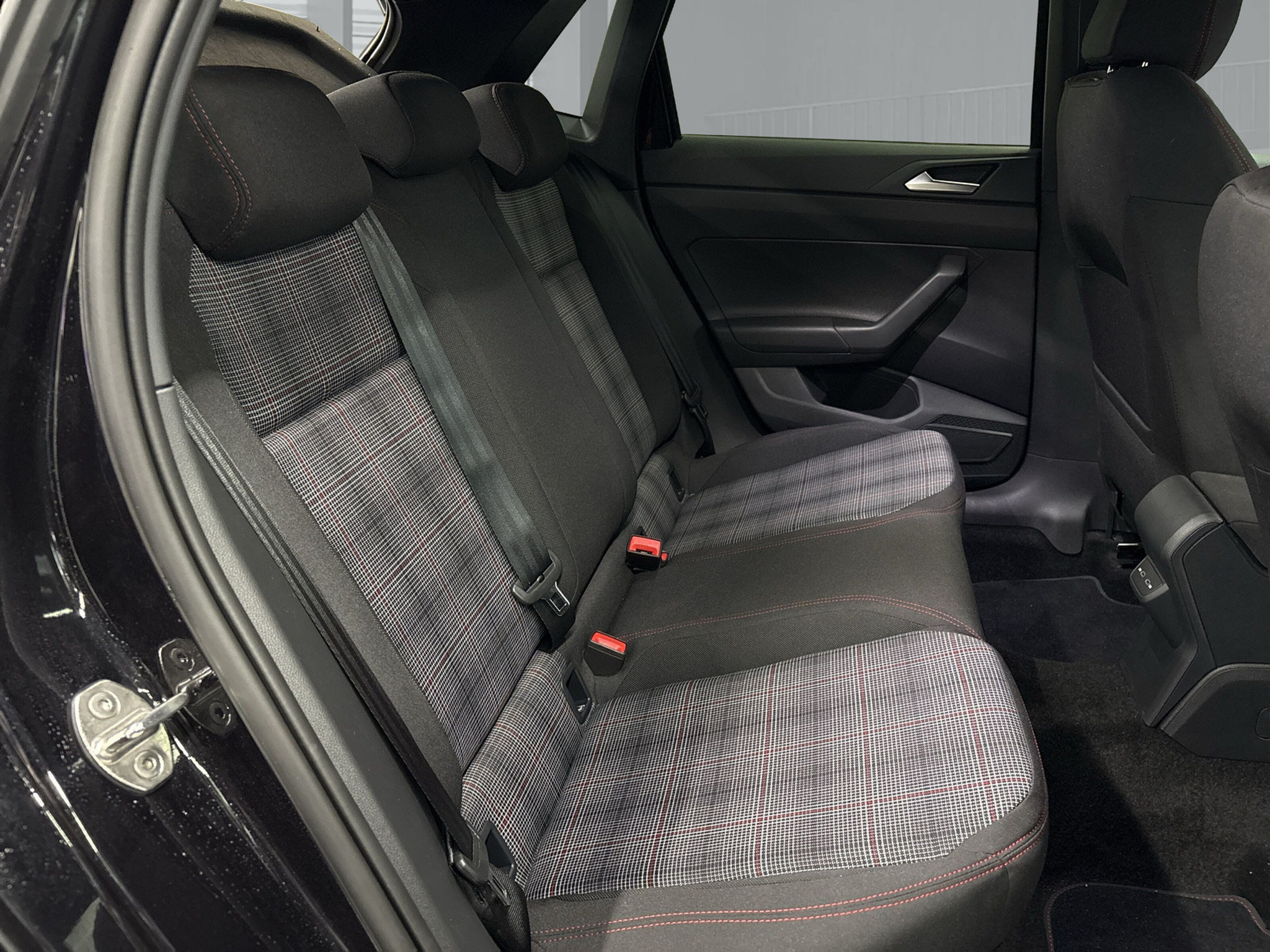 listing desktop thumbnail image 12