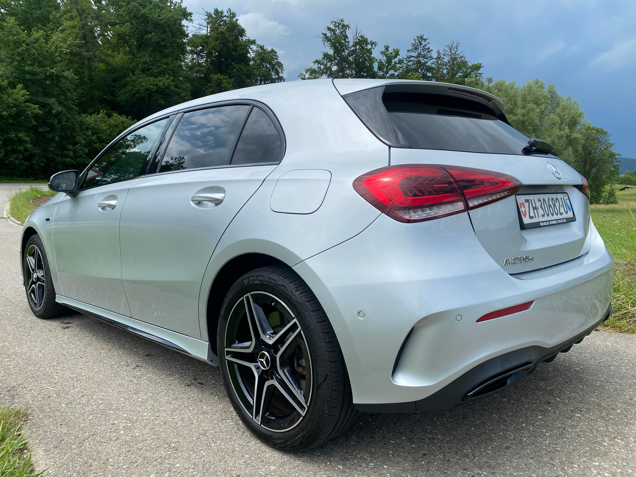 listing desktop thumbnail image 6