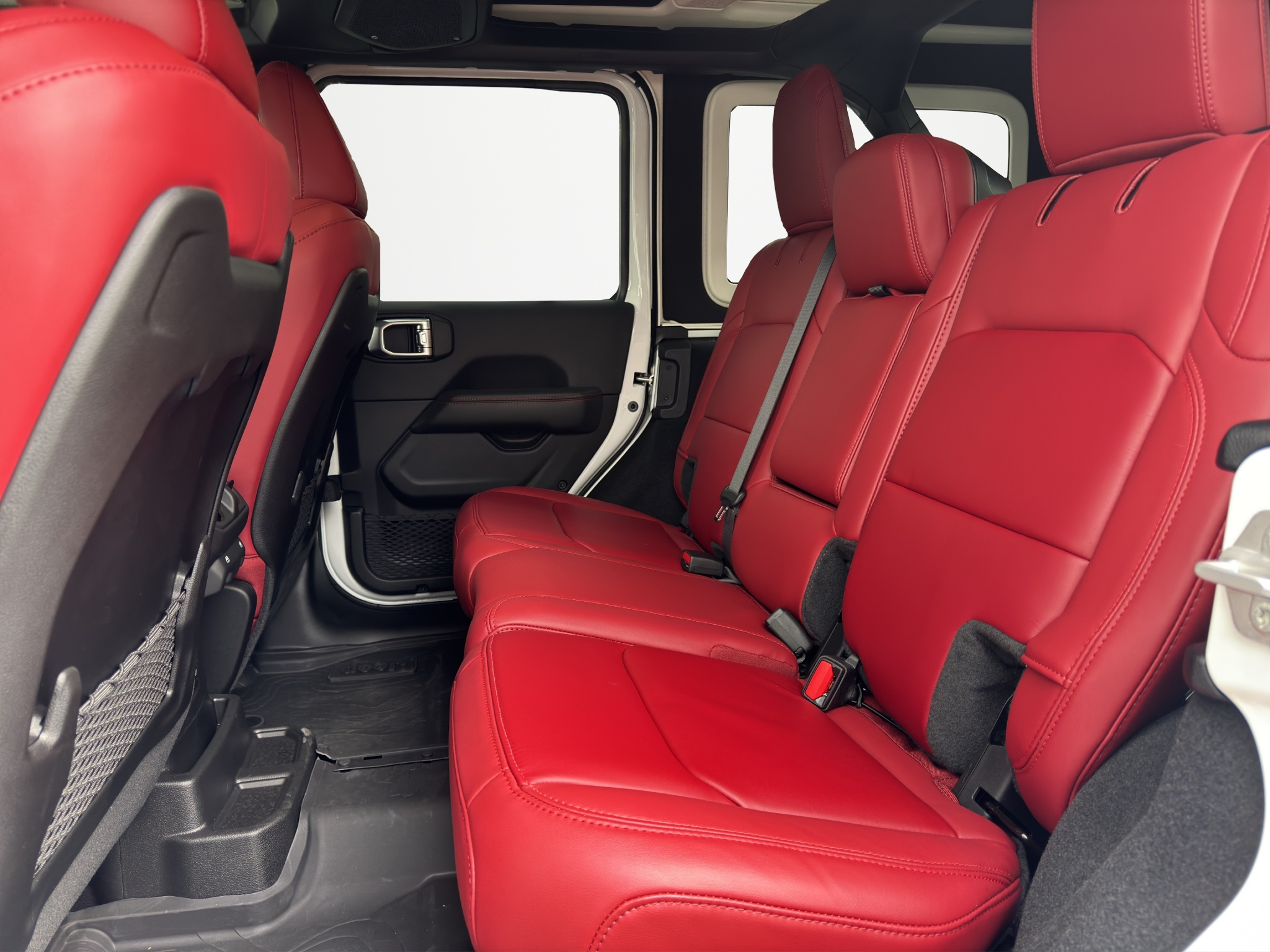 listing desktop thumbnail image 11