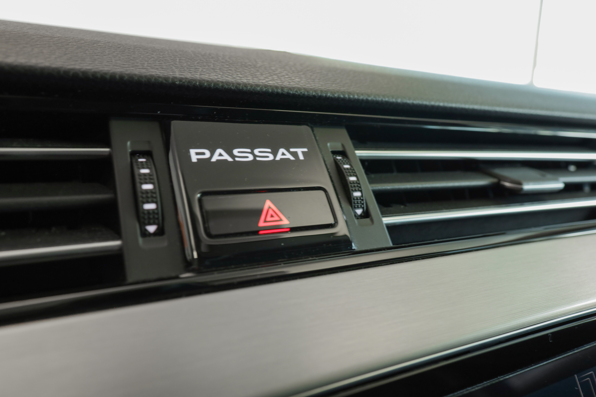 listing desktop thumbnail image 18