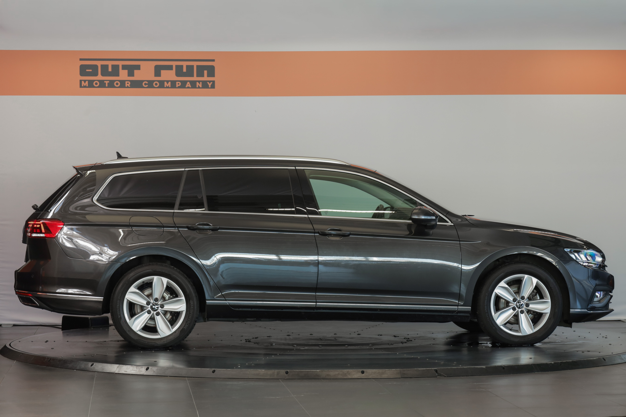 listing desktop thumbnail image 4