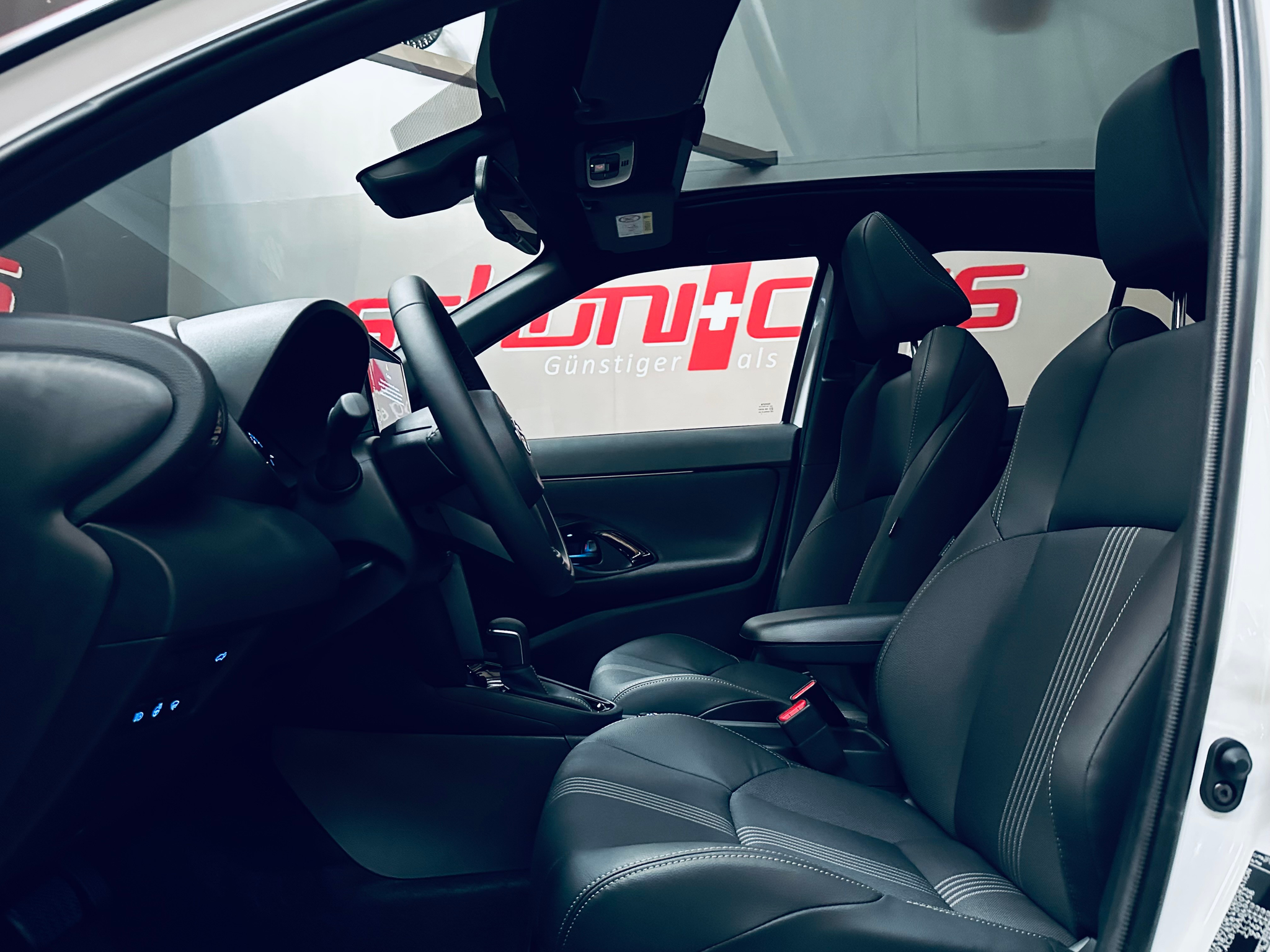 listing desktop thumbnail image 11