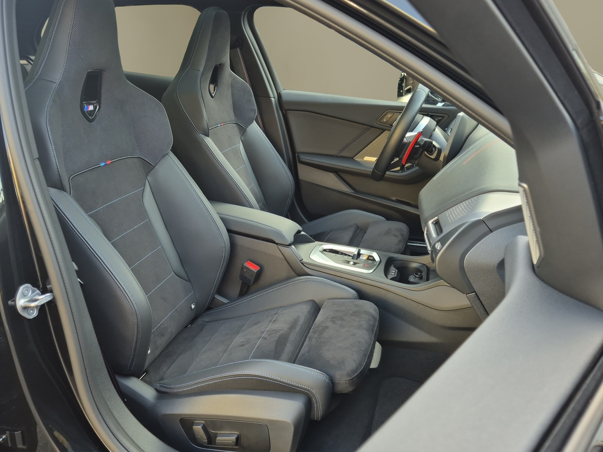 listing desktop thumbnail image 15