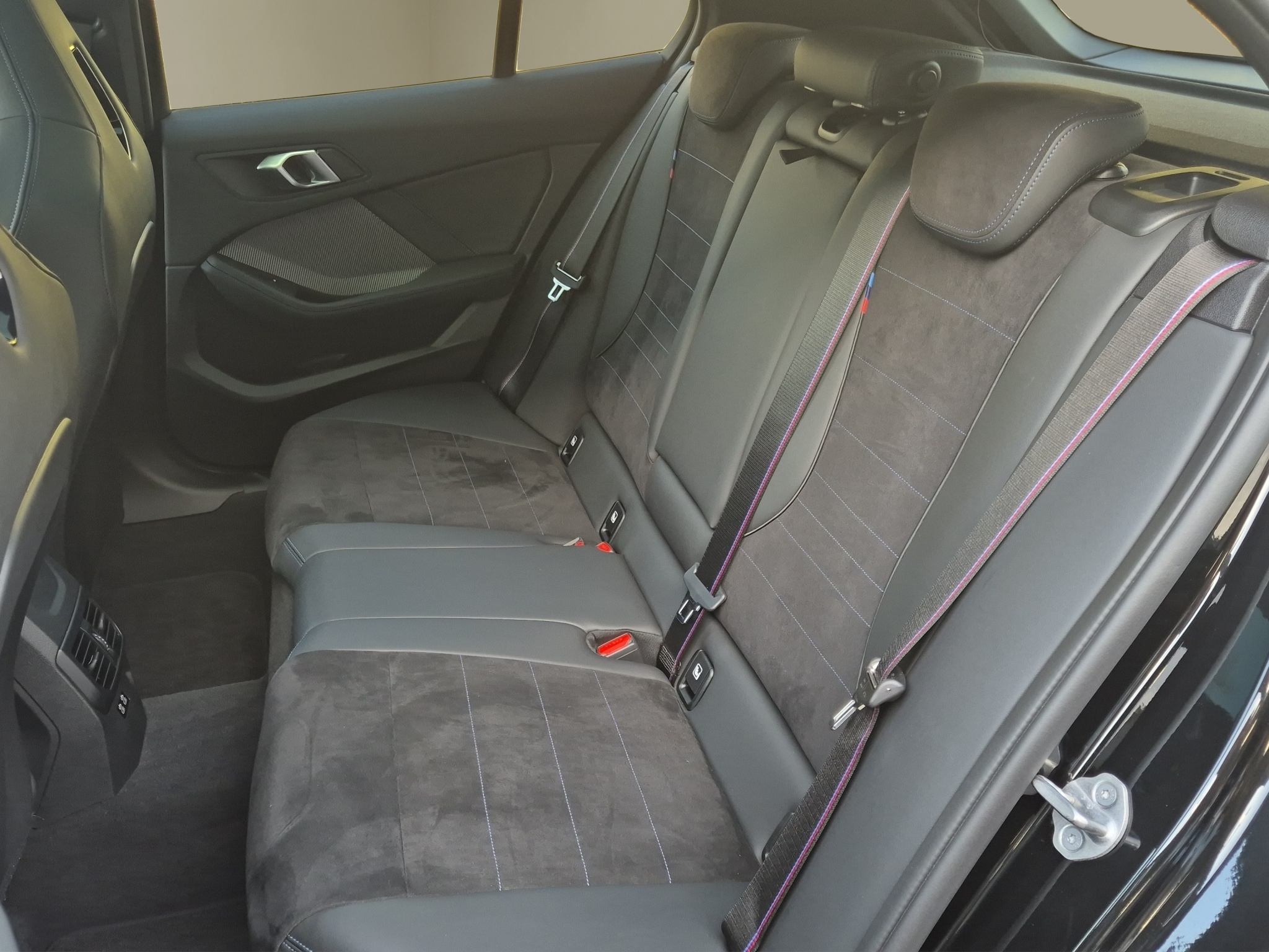 listing desktop thumbnail image 14