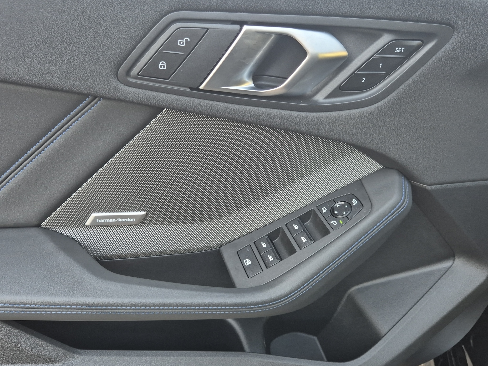 listing desktop thumbnail image 12