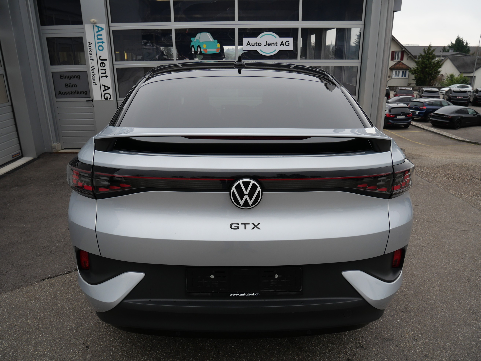 listing desktop thumbnail image 5