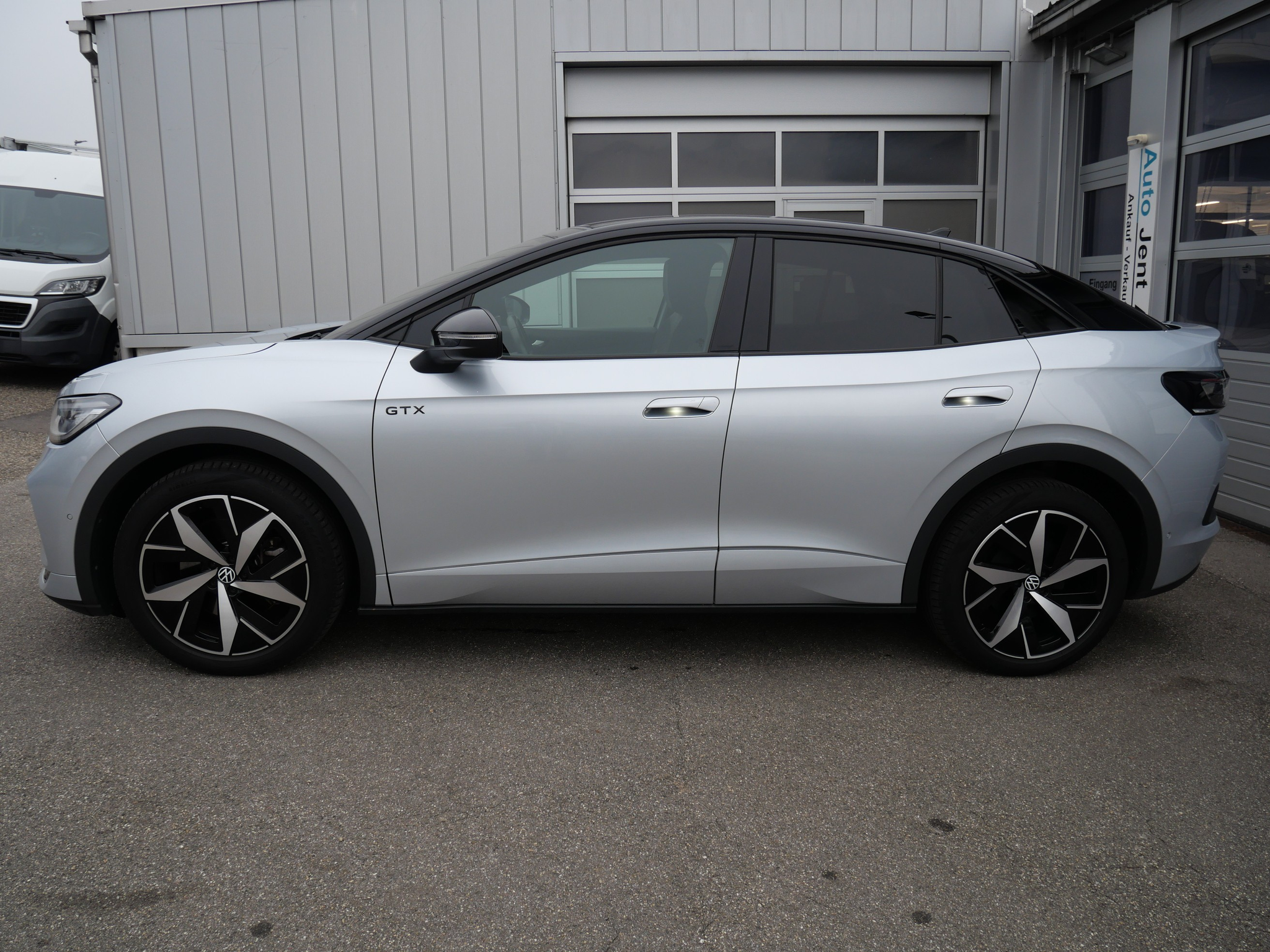 listing desktop thumbnail image 1