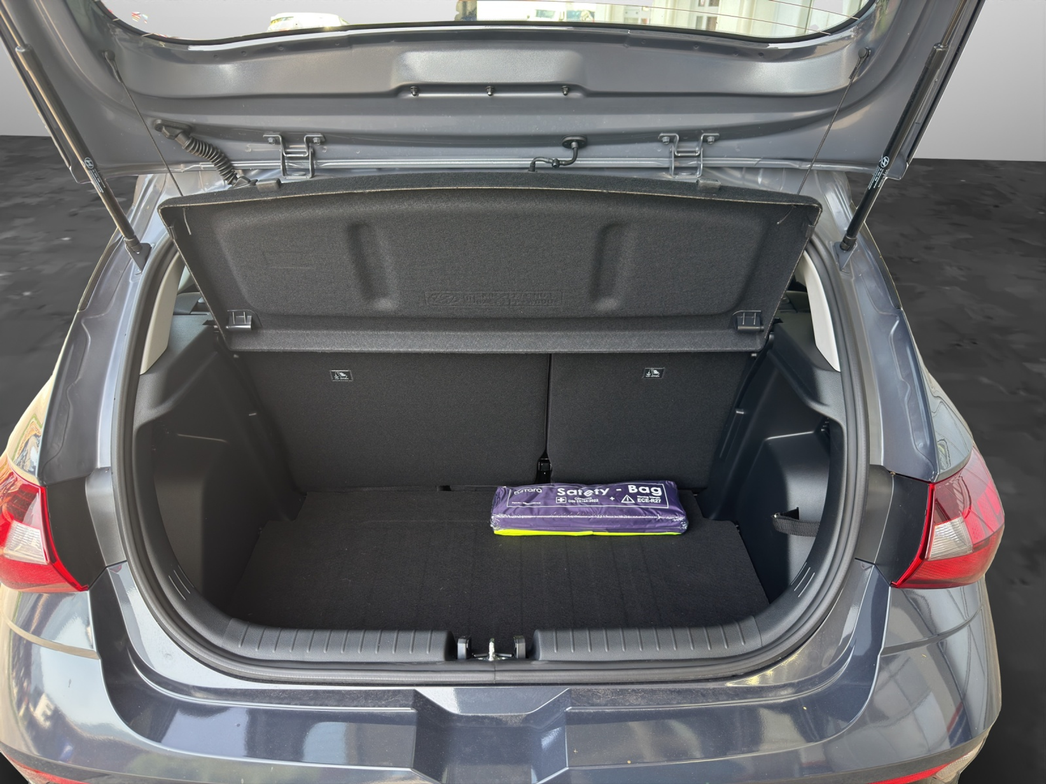 listing desktop thumbnail image 14