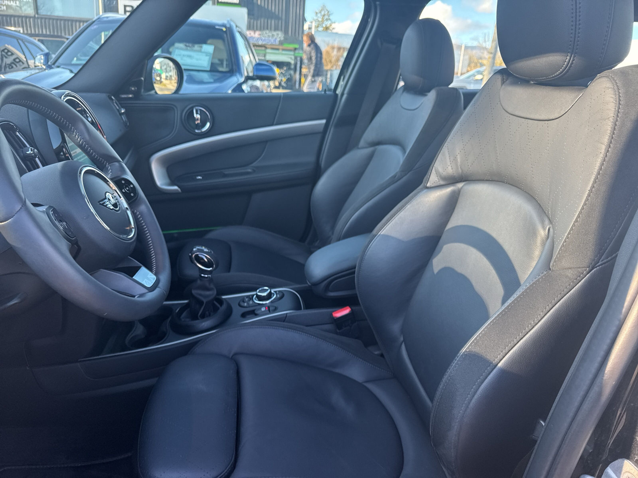 listing desktop thumbnail image 10