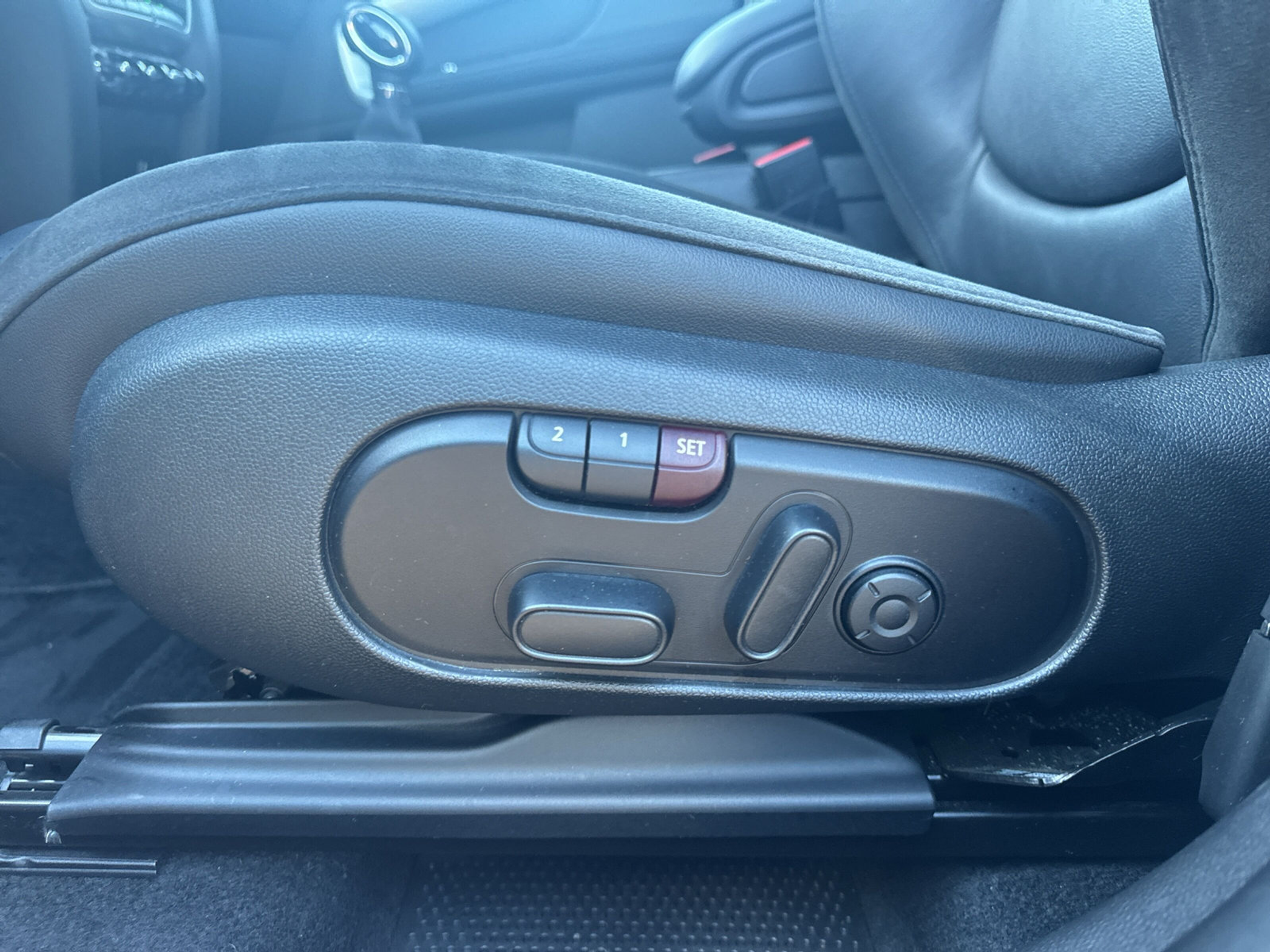 listing desktop thumbnail image 19