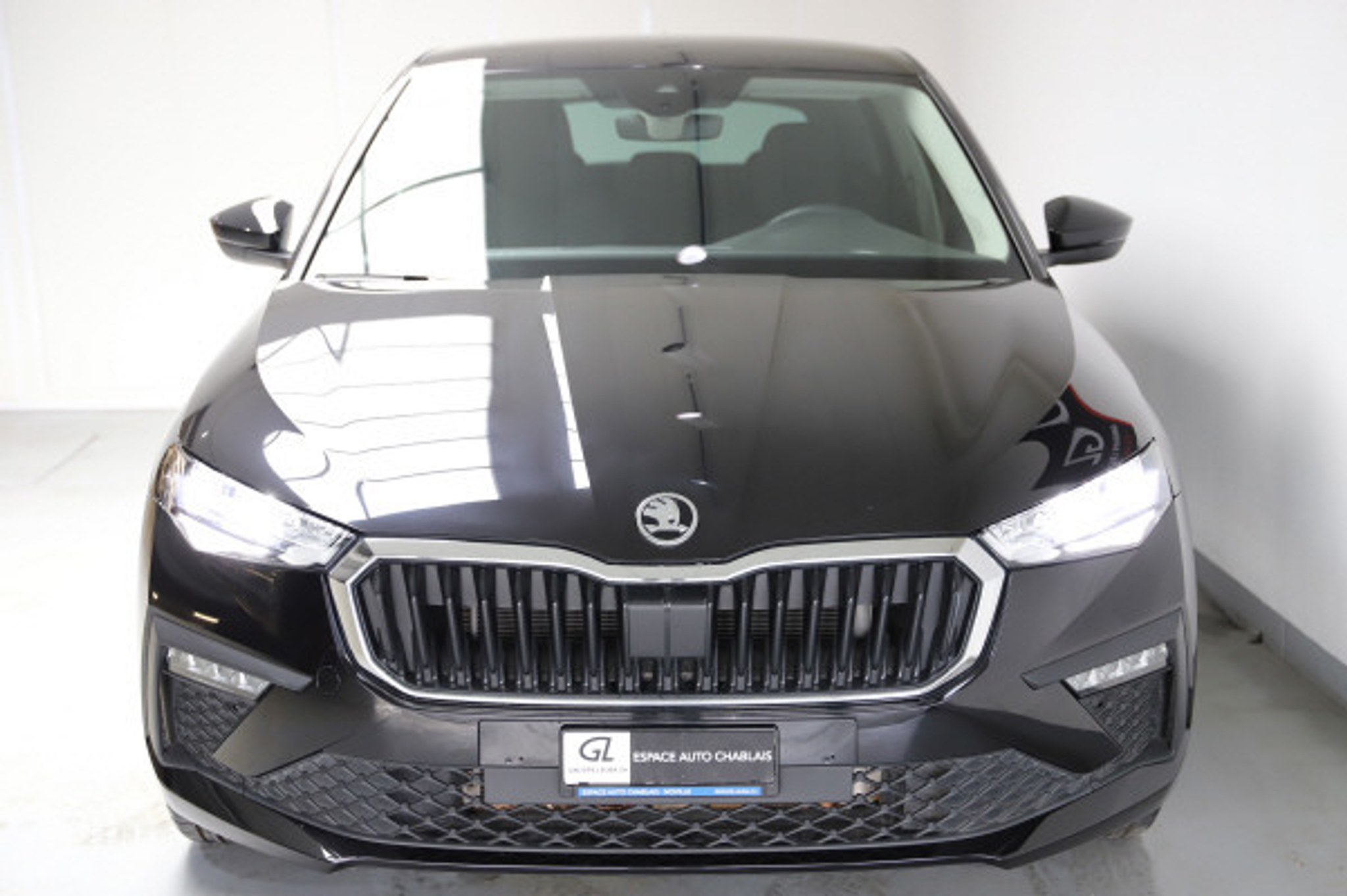 listing desktop thumbnail image 4