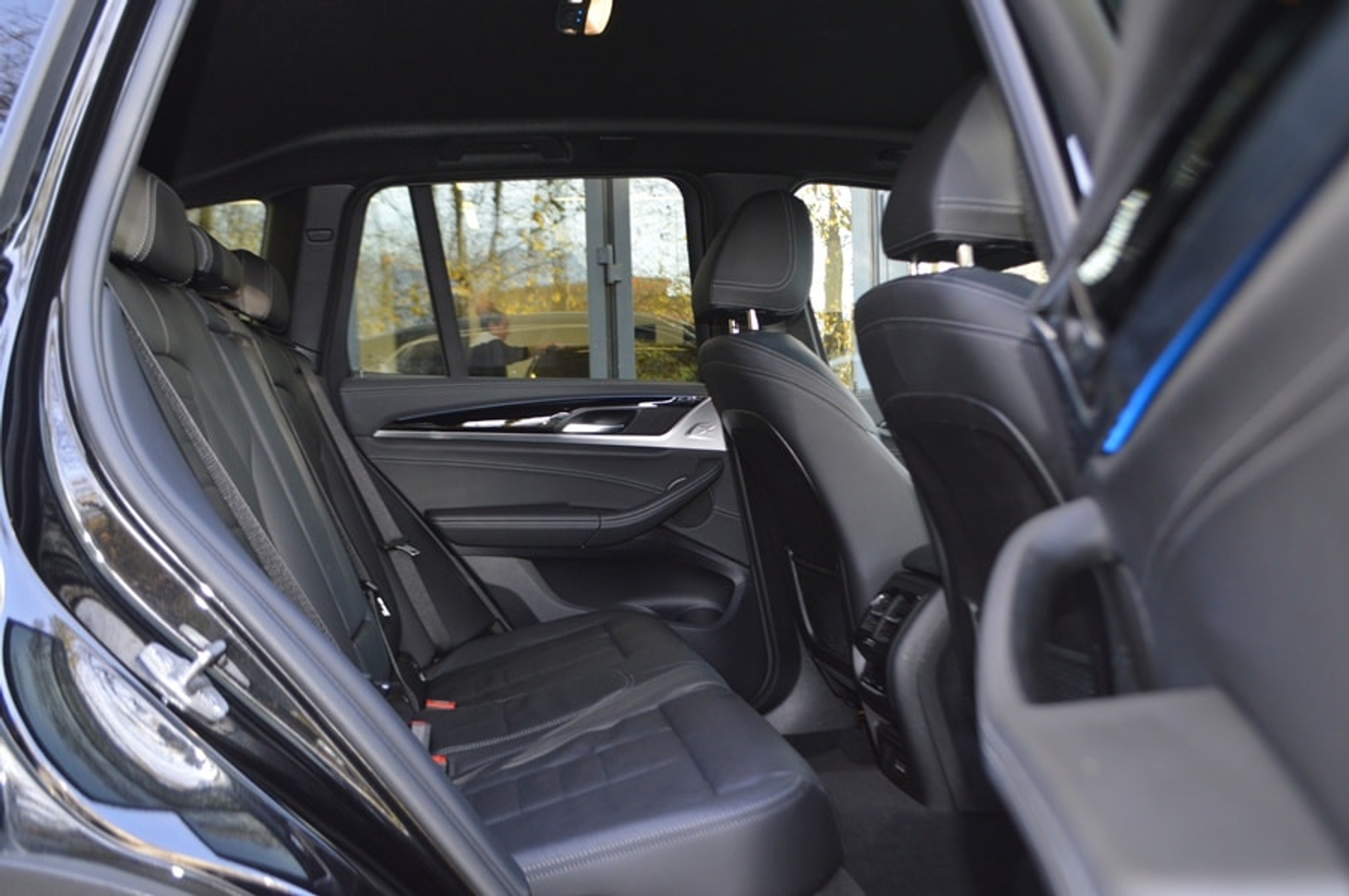 listing desktop thumbnail image 9