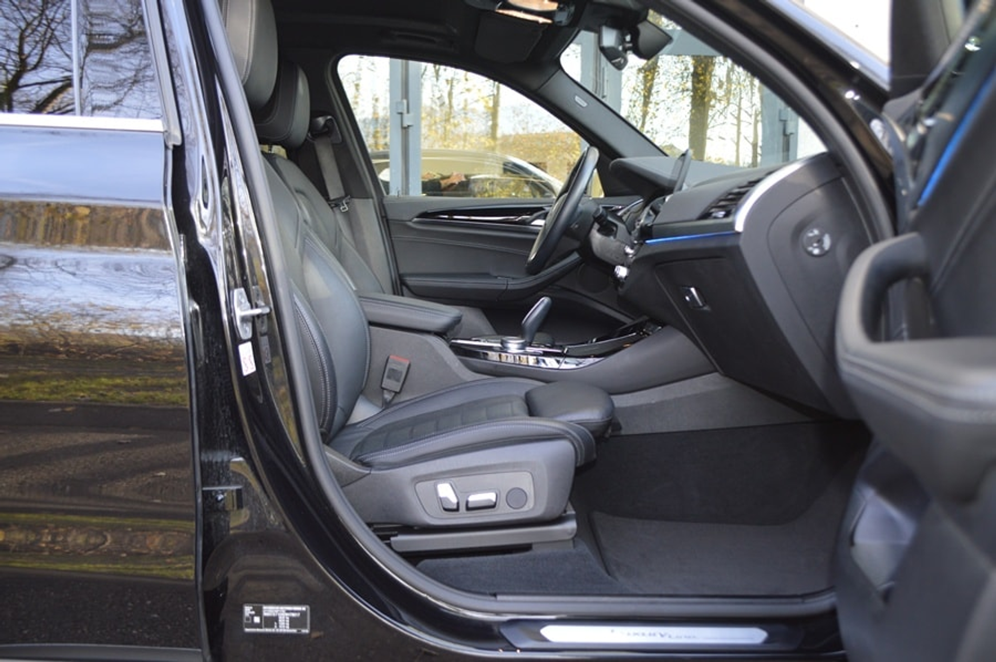 listing desktop thumbnail image 7