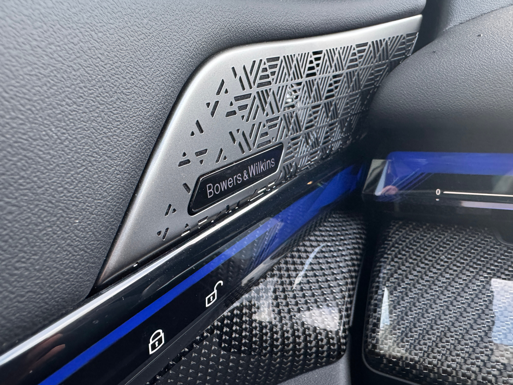 listing desktop thumbnail image 6